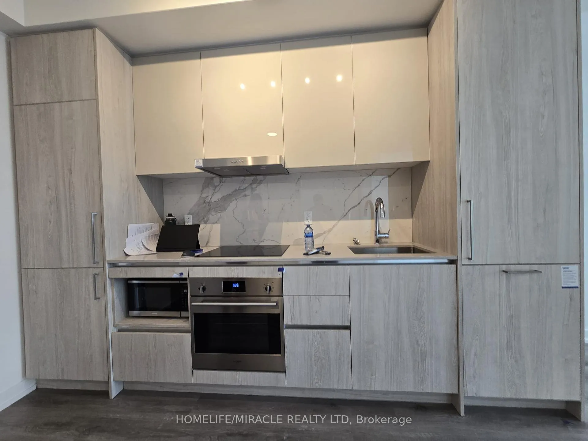 Photo 3 of Unit 1811, 225 Commerce Street, Vaughan, Vaughan Corporate Centre — HOMEH