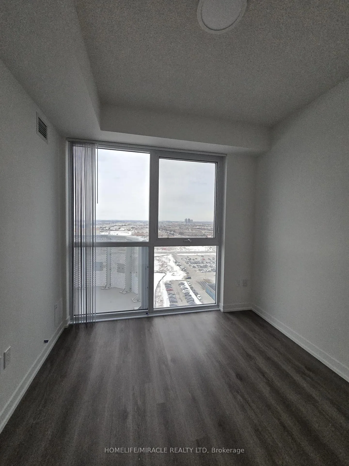 Photo 6 of Unit 1811, 225 Commerce Street, Vaughan, Vaughan Corporate Centre — HOMEH