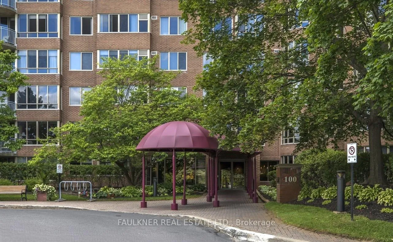 Photo 2 of Unit 111, 100 Grant Carman Drive, Ottawa, Borden Farm/Stewart Farm/Carleton Heights/Parkwood Hills — HOMEH
