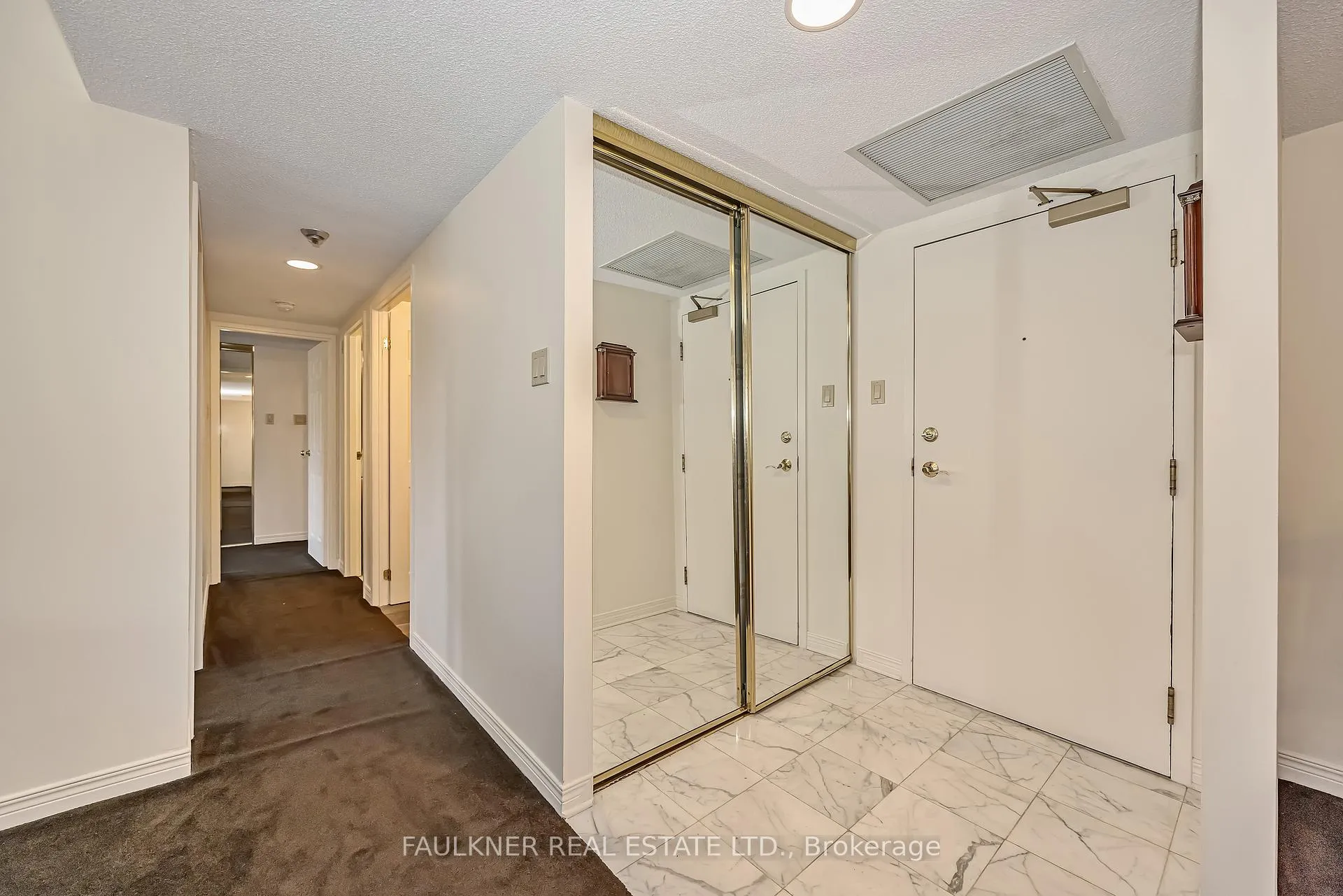 Photo 4 of Unit 111, 100 Grant Carman Drive, Ottawa, Borden Farm/Stewart Farm/Carleton Heights/Parkwood Hills — HOMEH
