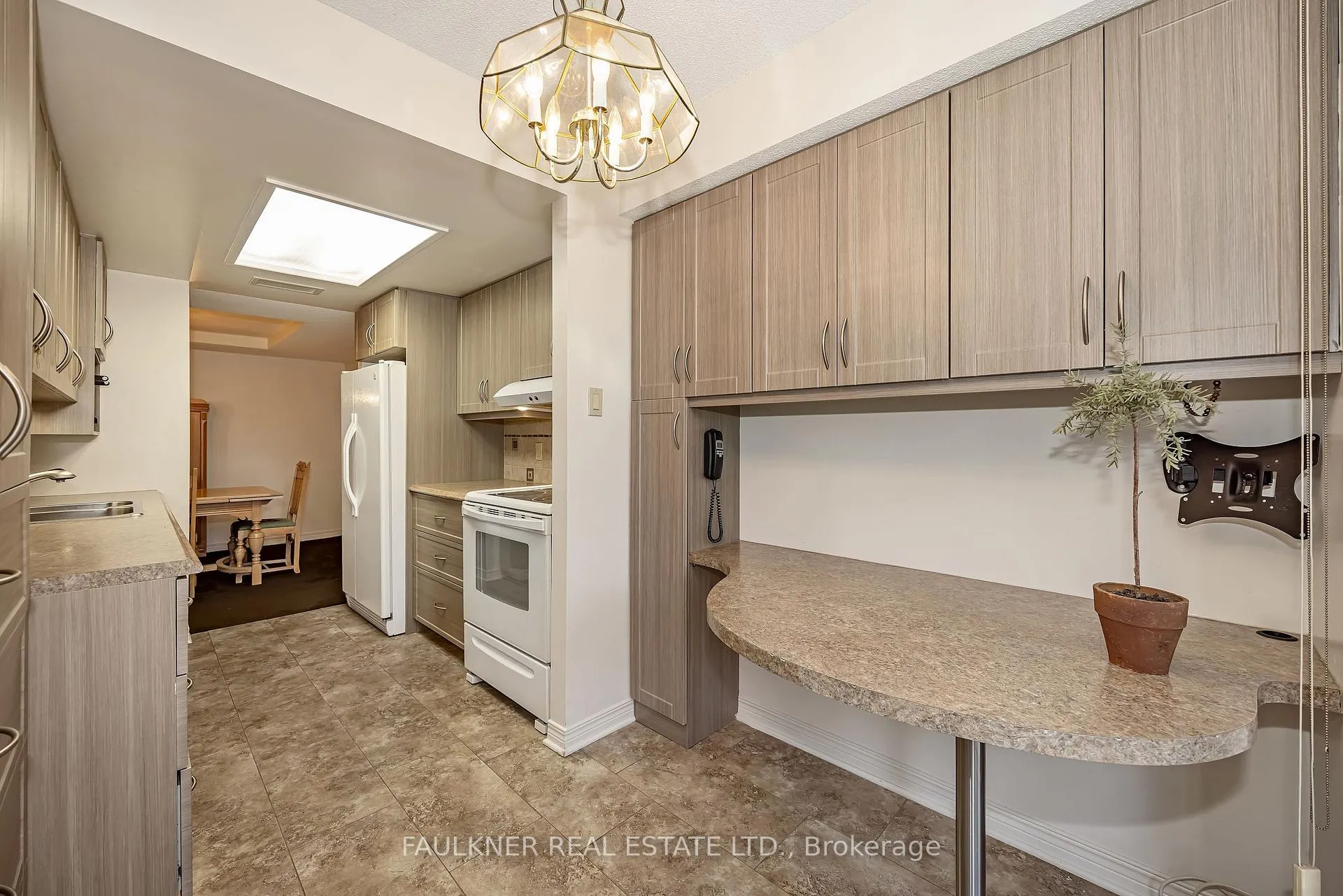 Photo 11 of Unit 111, 100 Grant Carman Drive, Ottawa, Borden Farm/Stewart Farm/Carleton Heights/Parkwood Hills — HOMEH