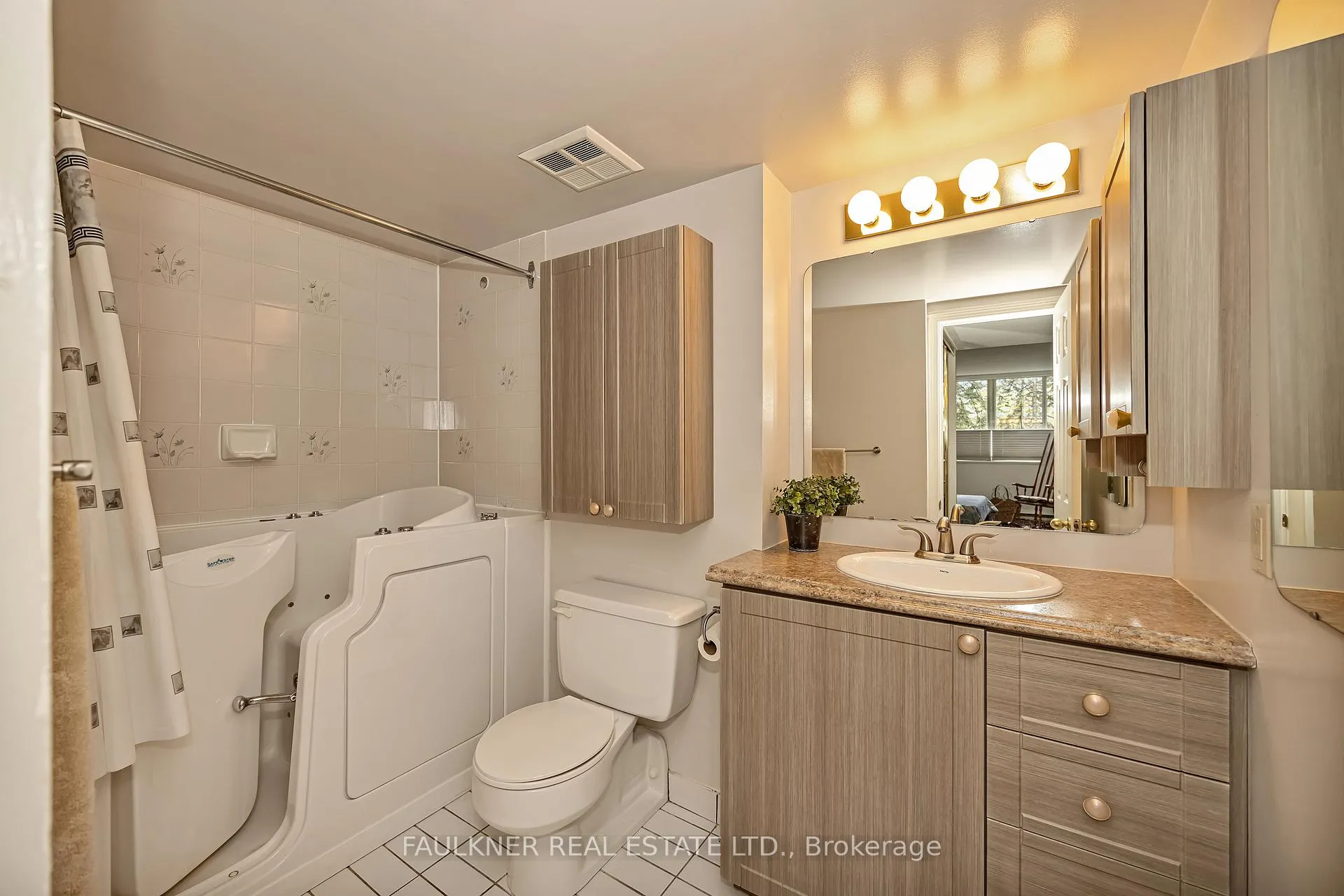 Photo 16 of Unit 111, 100 Grant Carman Drive, Ottawa, Borden Farm/Stewart Farm/Carleton Heights/Parkwood Hills — HOMEH