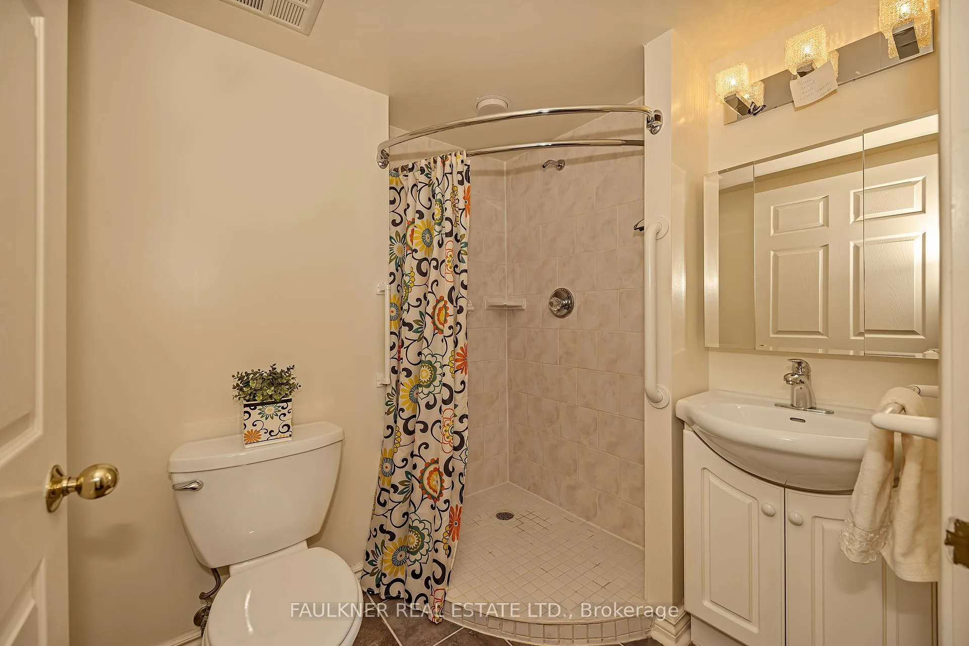 Photo 19 of Unit 111, 100 Grant Carman Drive, Ottawa, Borden Farm/Stewart Farm/Carleton Heights/Parkwood Hills — HOMEH
