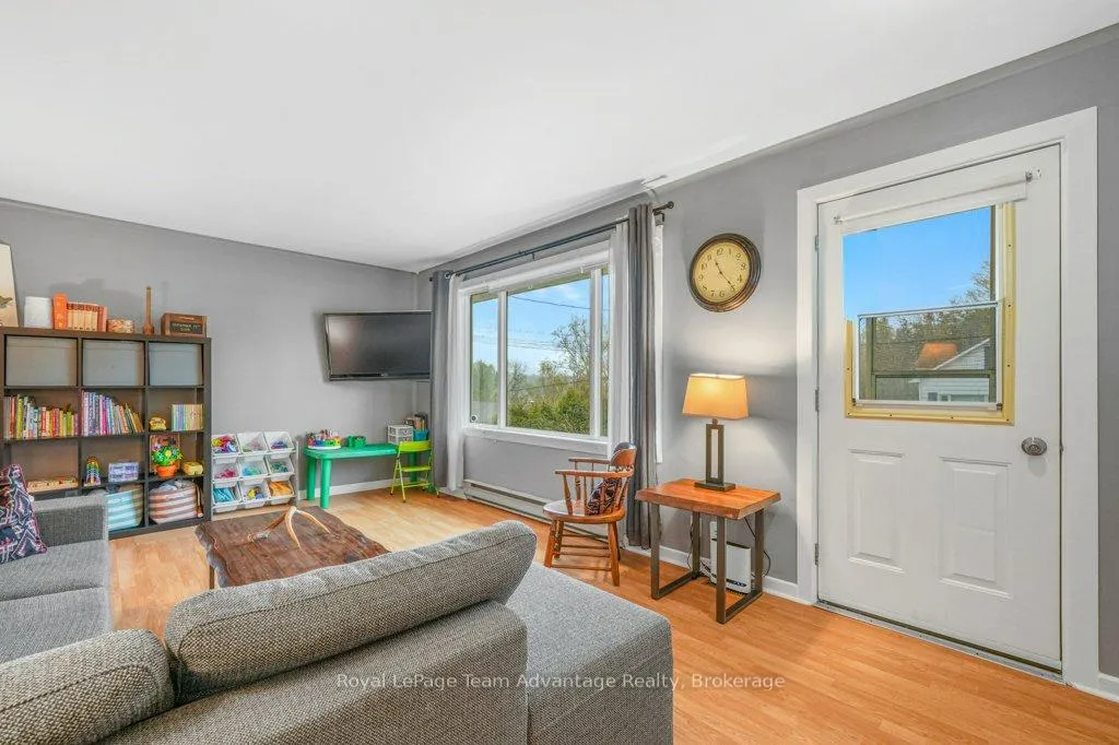 Photo 12 of 31 Cascade Street, Parry Sound — HOMEH