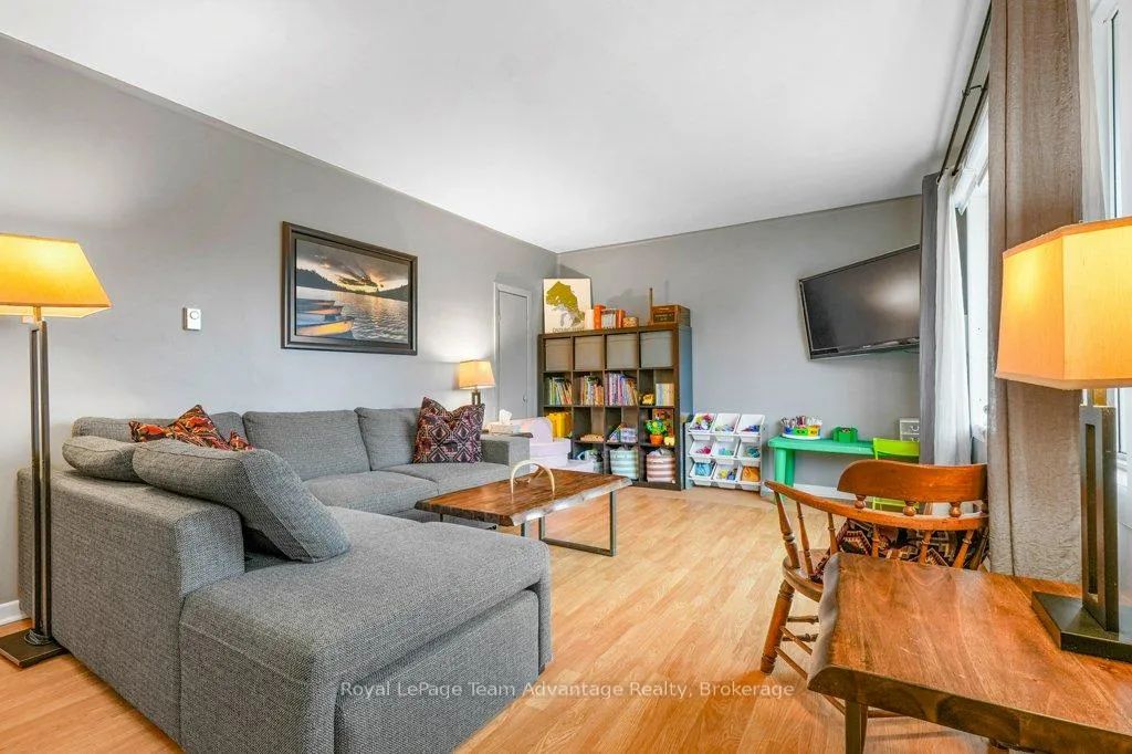 Photo 13 of 31 Cascade Street, Parry Sound — HOMEH