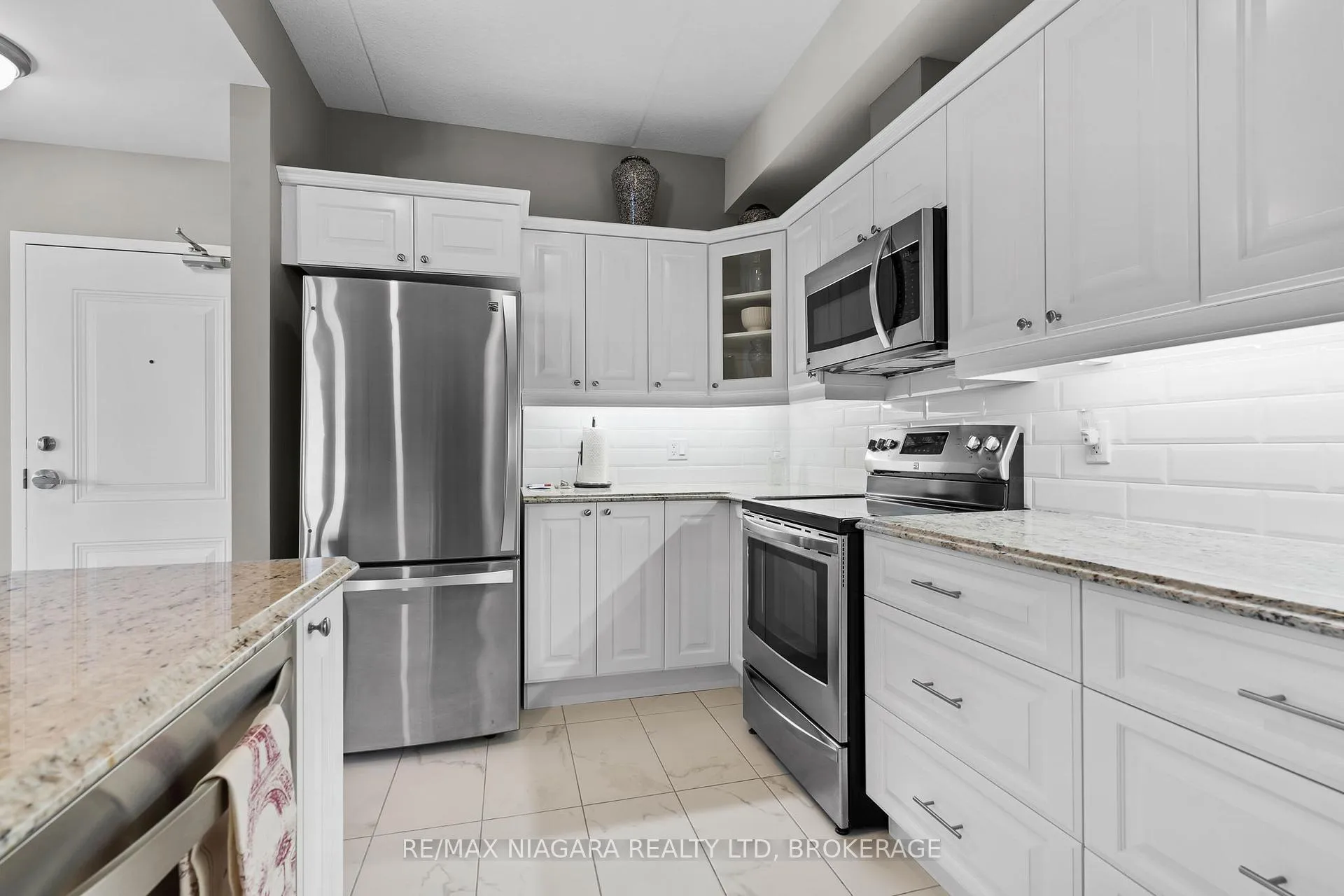 Photo 8 of Unit 300, 4644 Pettit Avenue, Niagara Falls, Morrison — HOMEH
