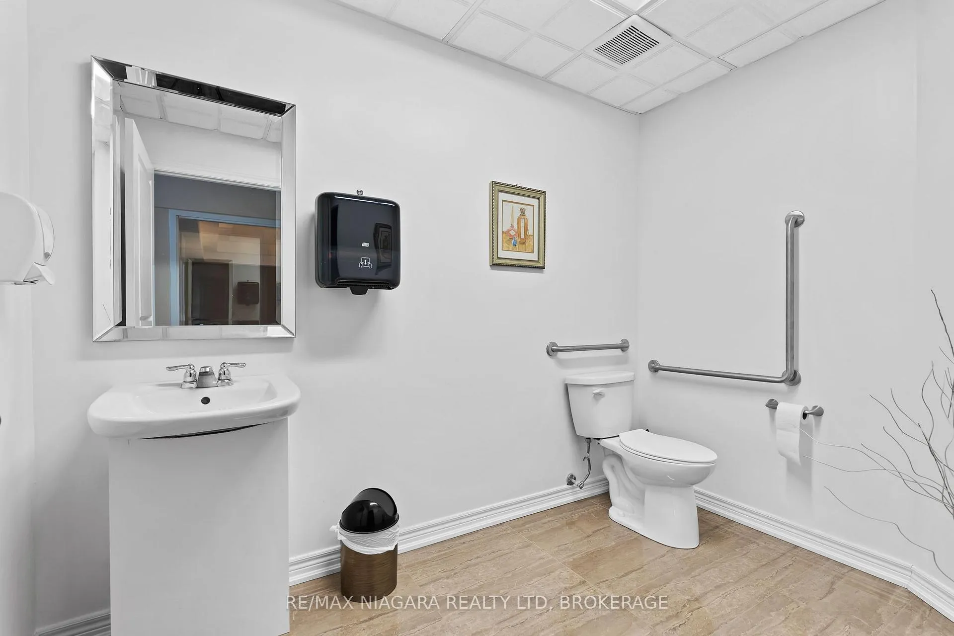 Photo 21 of Unit 300, 4644 Pettit Avenue, Niagara Falls, Morrison — HOMEH