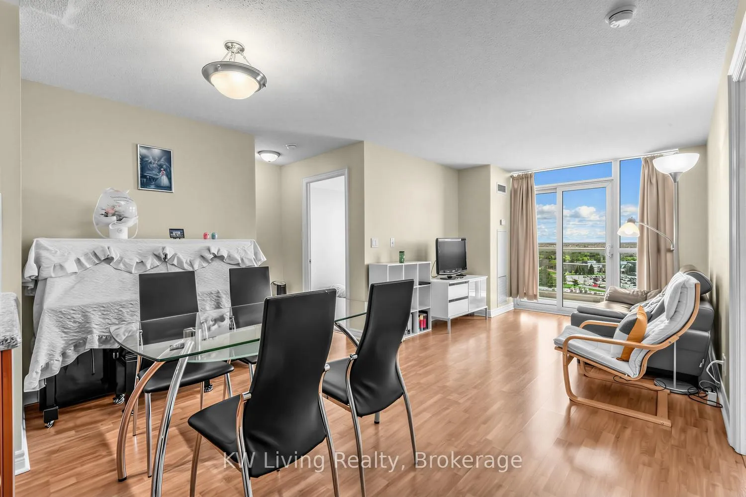 Photo 7 of Unit 1619, 33 Cox Boulevard, Markham, Unionville — HOMEH