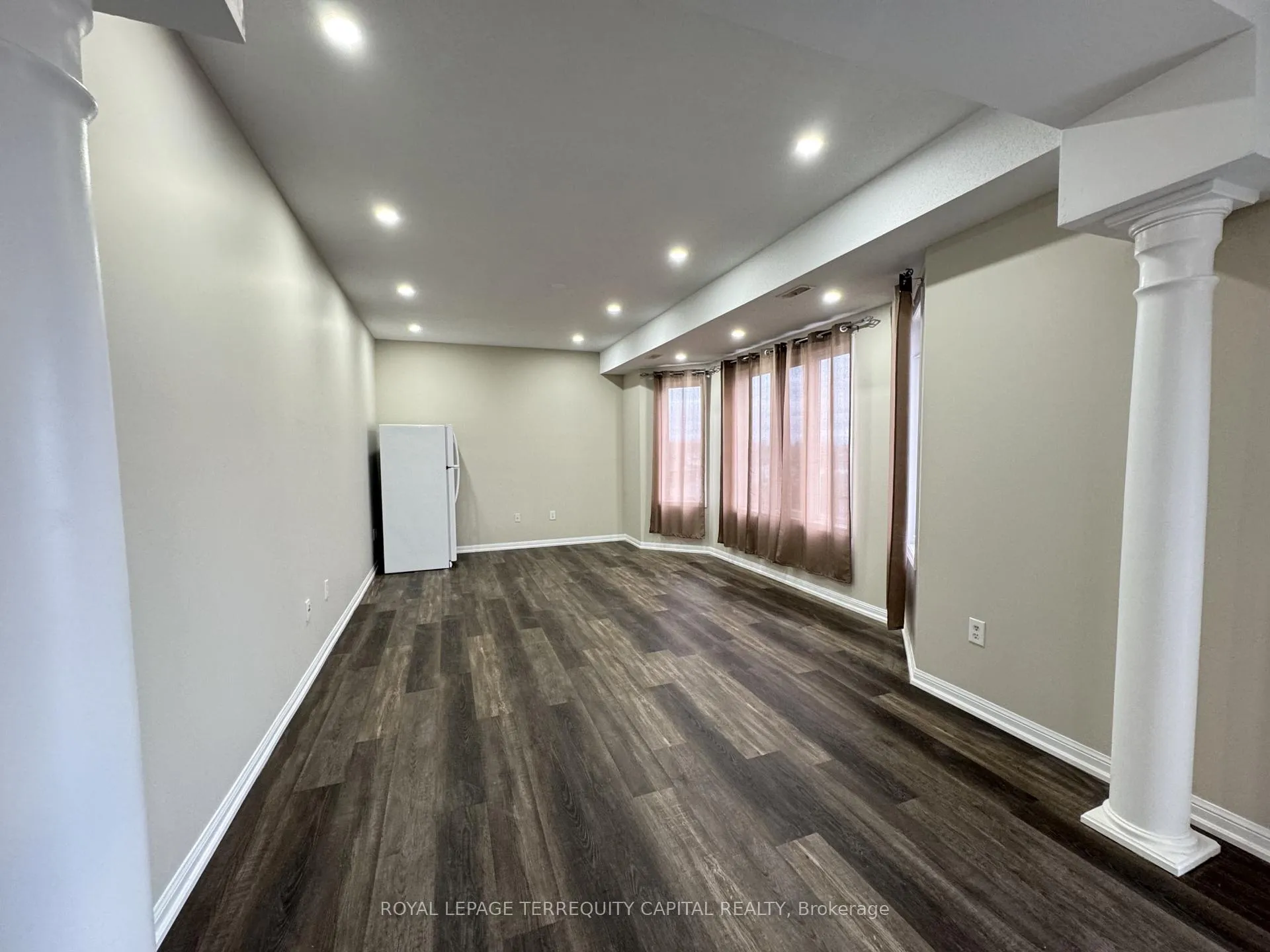 Photo 8 of 349 Edgehill Drive, Barrie, Edgehill Drive — HOMEH