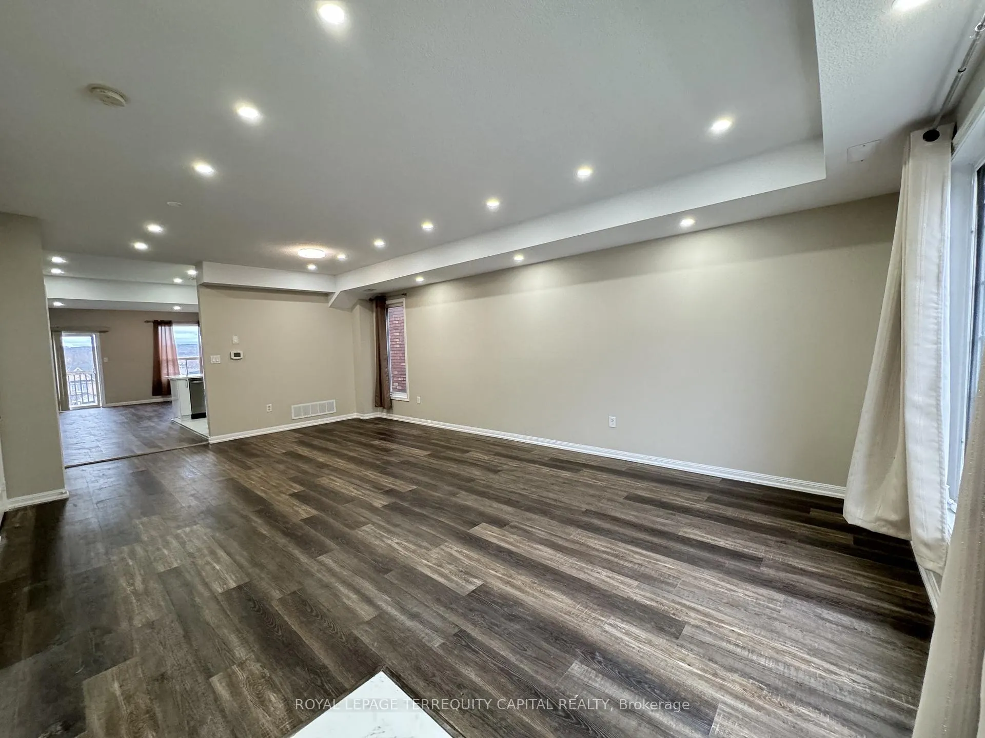 Photo 10 of 349 Edgehill Drive, Barrie, Edgehill Drive — HOMEH