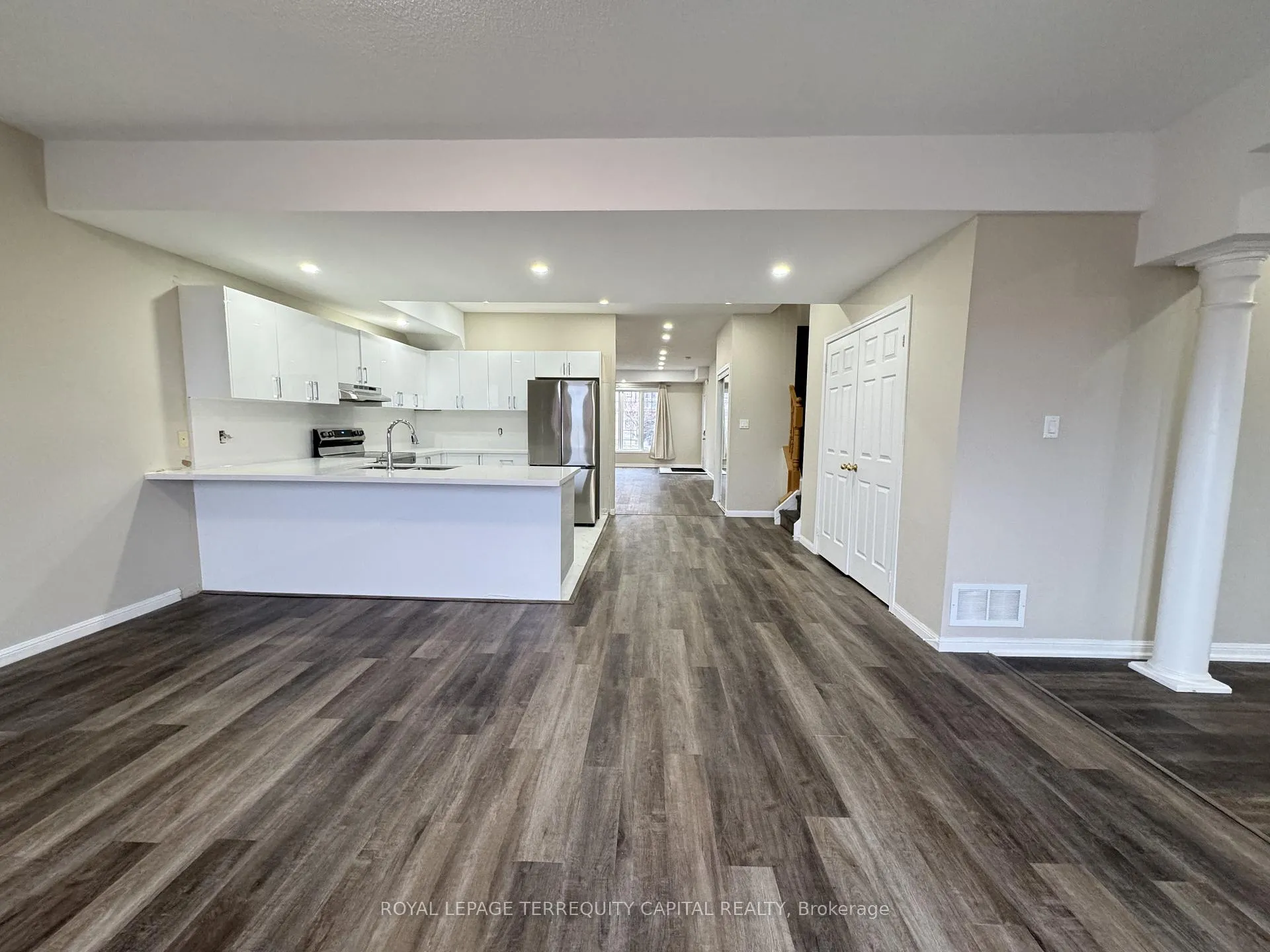 Photo 14 of 349 Edgehill Drive, Barrie, Edgehill Drive — HOMEH
