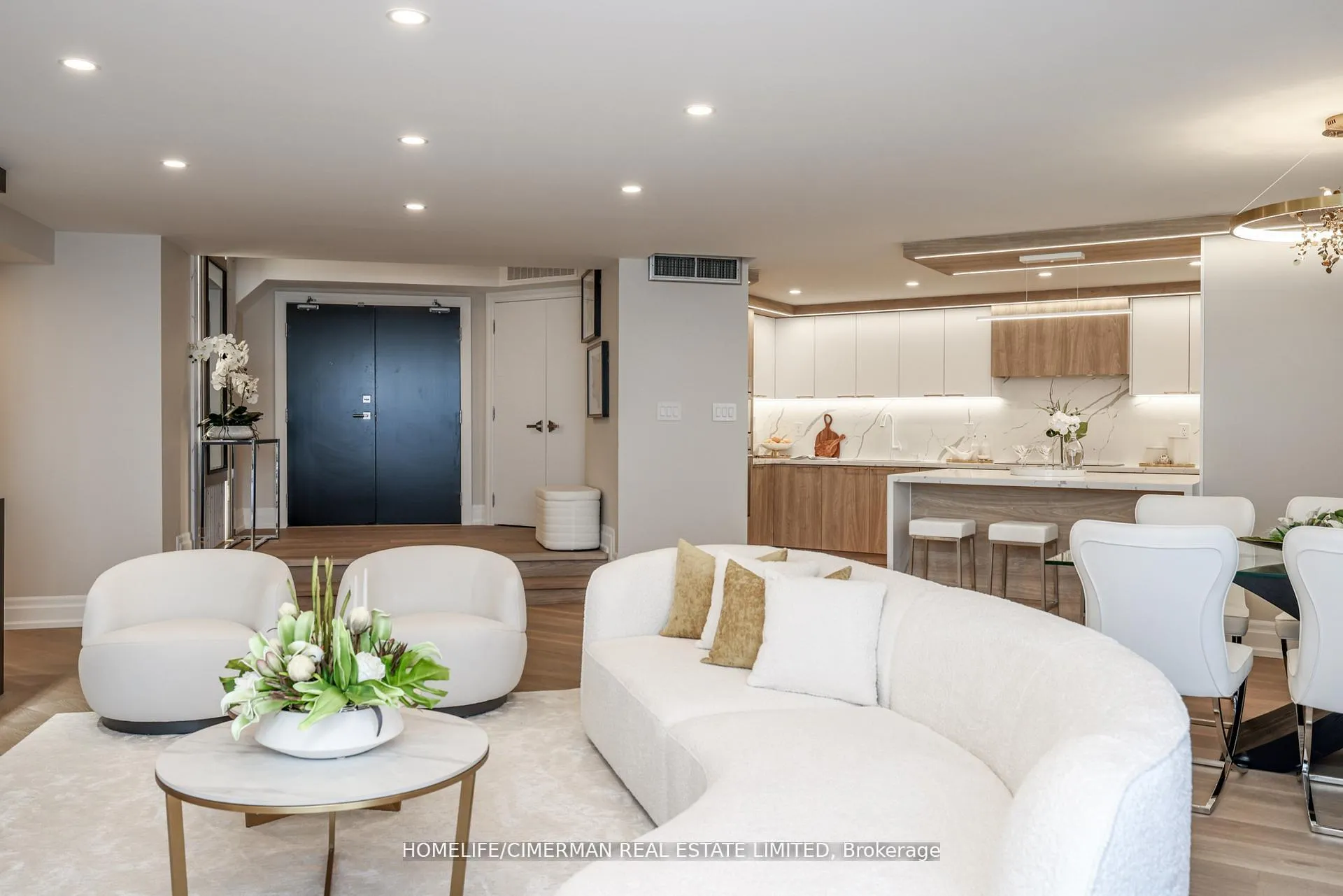 Photo 2 of Unit 1002, 240 Heath Street W, Toronto, Forest Hill South — HOMEH