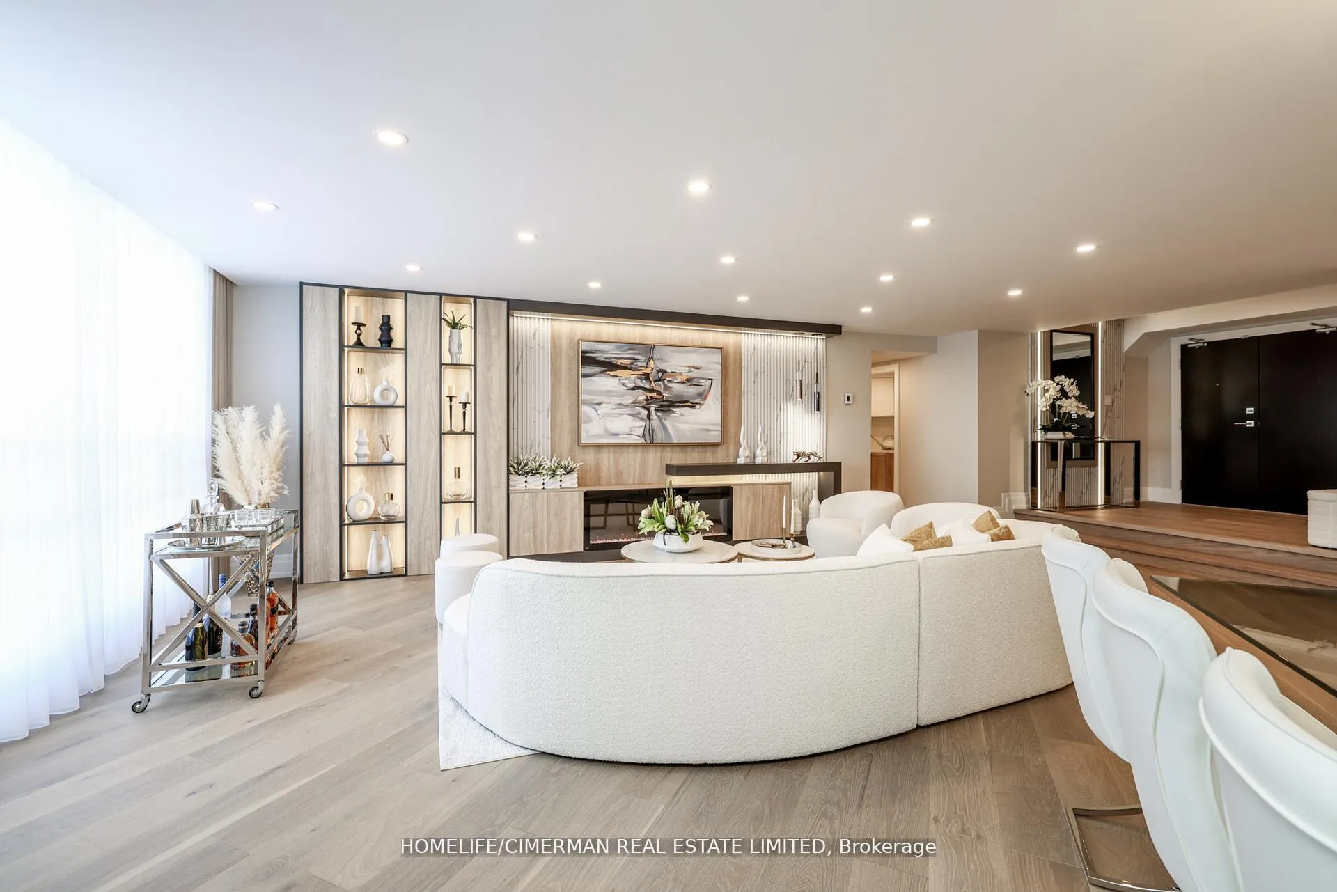 Photo 3 of Unit 1002, 240 Heath Street W, Toronto, Forest Hill South — HOMEH