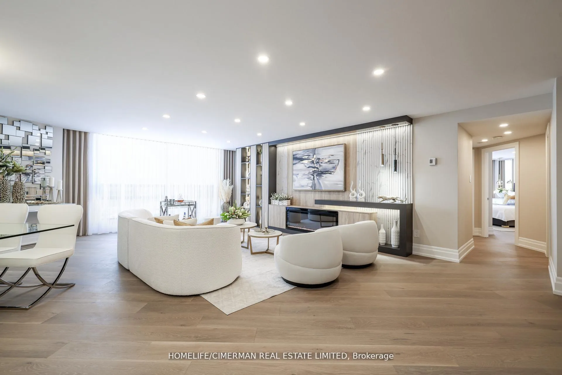 Photo 4 of Unit 1002, 240 Heath Street W, Toronto, Forest Hill South — HOMEH