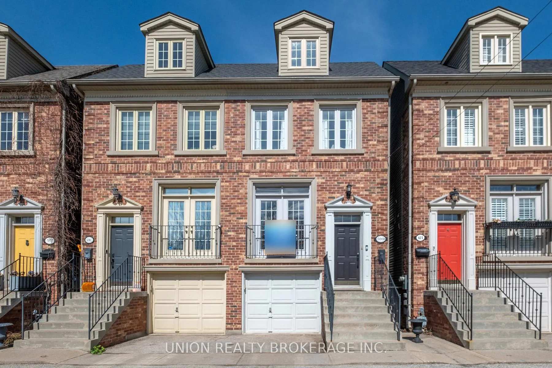 Front of 59D Woodbine Avenue
