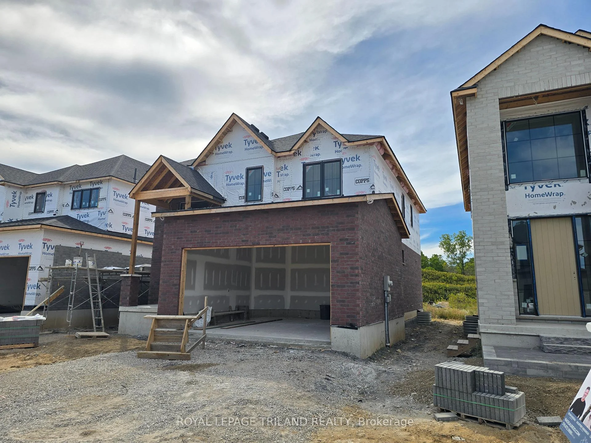 Photo 3 of 31 Allister Drive, Middlesex Centre, Kilworth — HOMEH