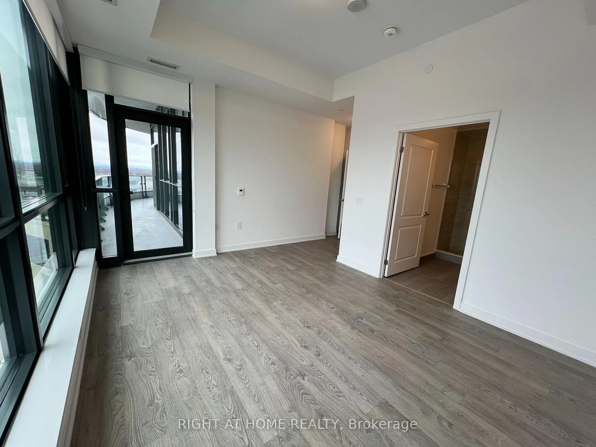 Photo 7 of 120 Eagle Rock Way, Vaughan, Rural Vaughan — HOMEH