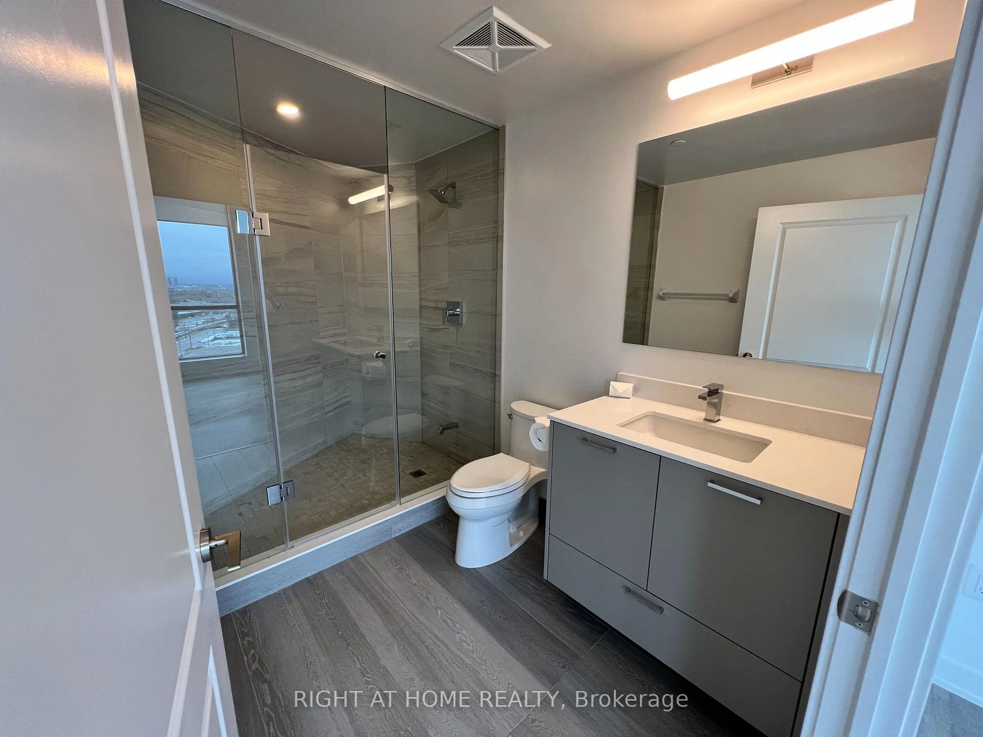 Photo 9 of 120 Eagle Rock Way, Vaughan, Rural Vaughan — HOMEH