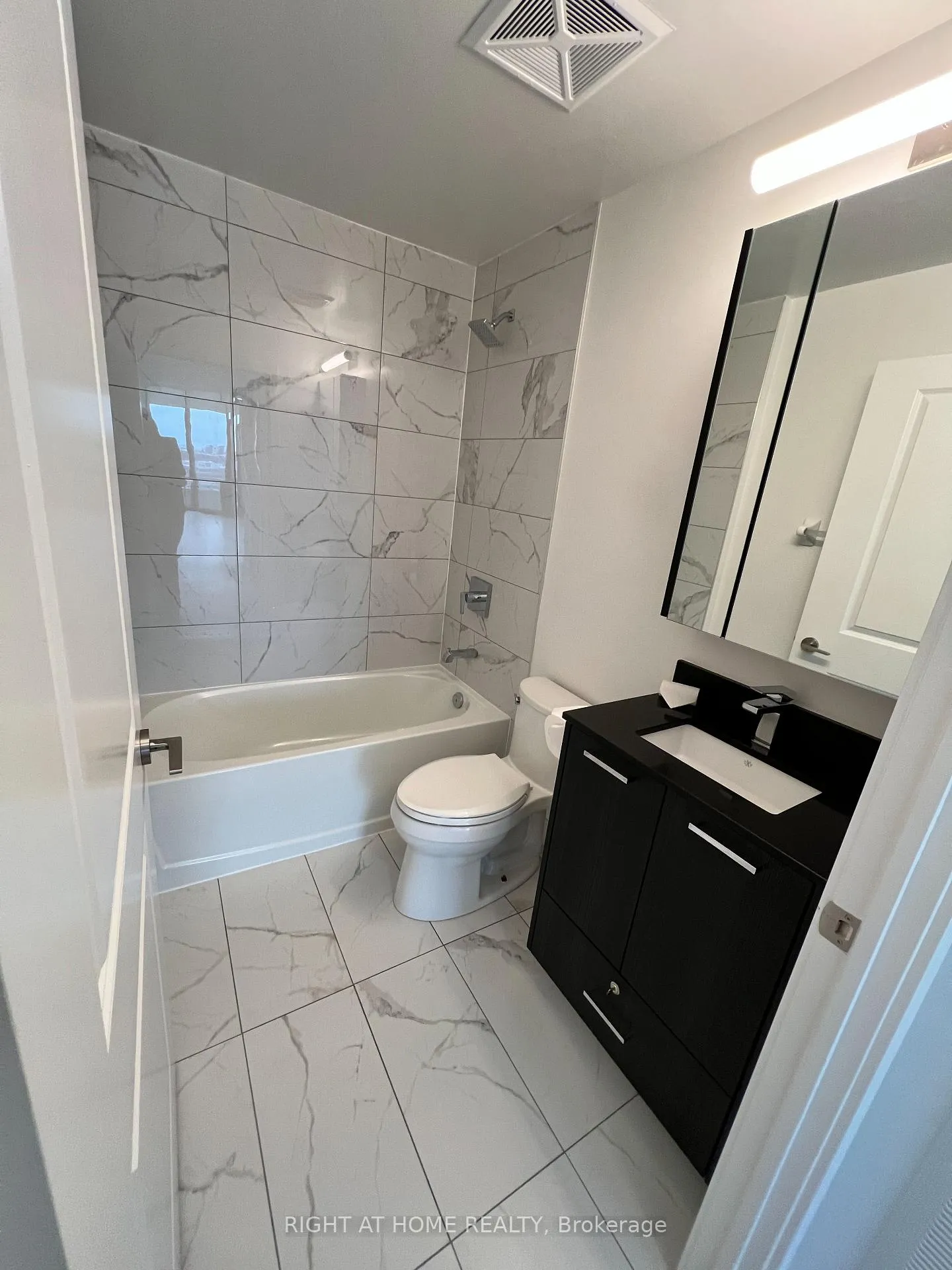 Photo 12 of 120 Eagle Rock Way, Vaughan, Rural Vaughan — HOMEH