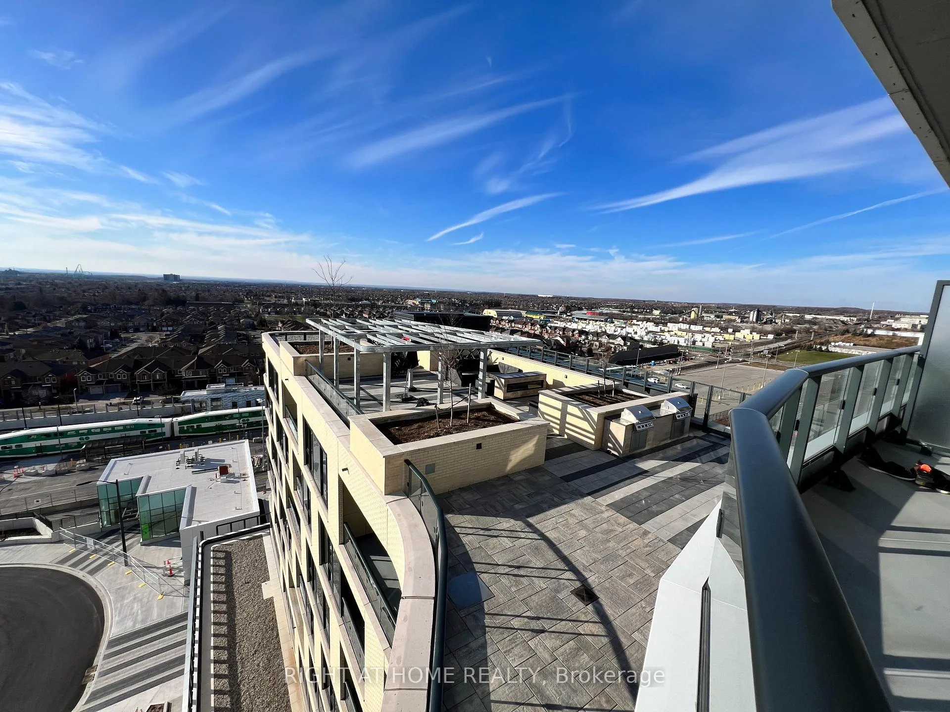 Photo 18 of 120 Eagle Rock Way, Vaughan, Rural Vaughan — HOMEH