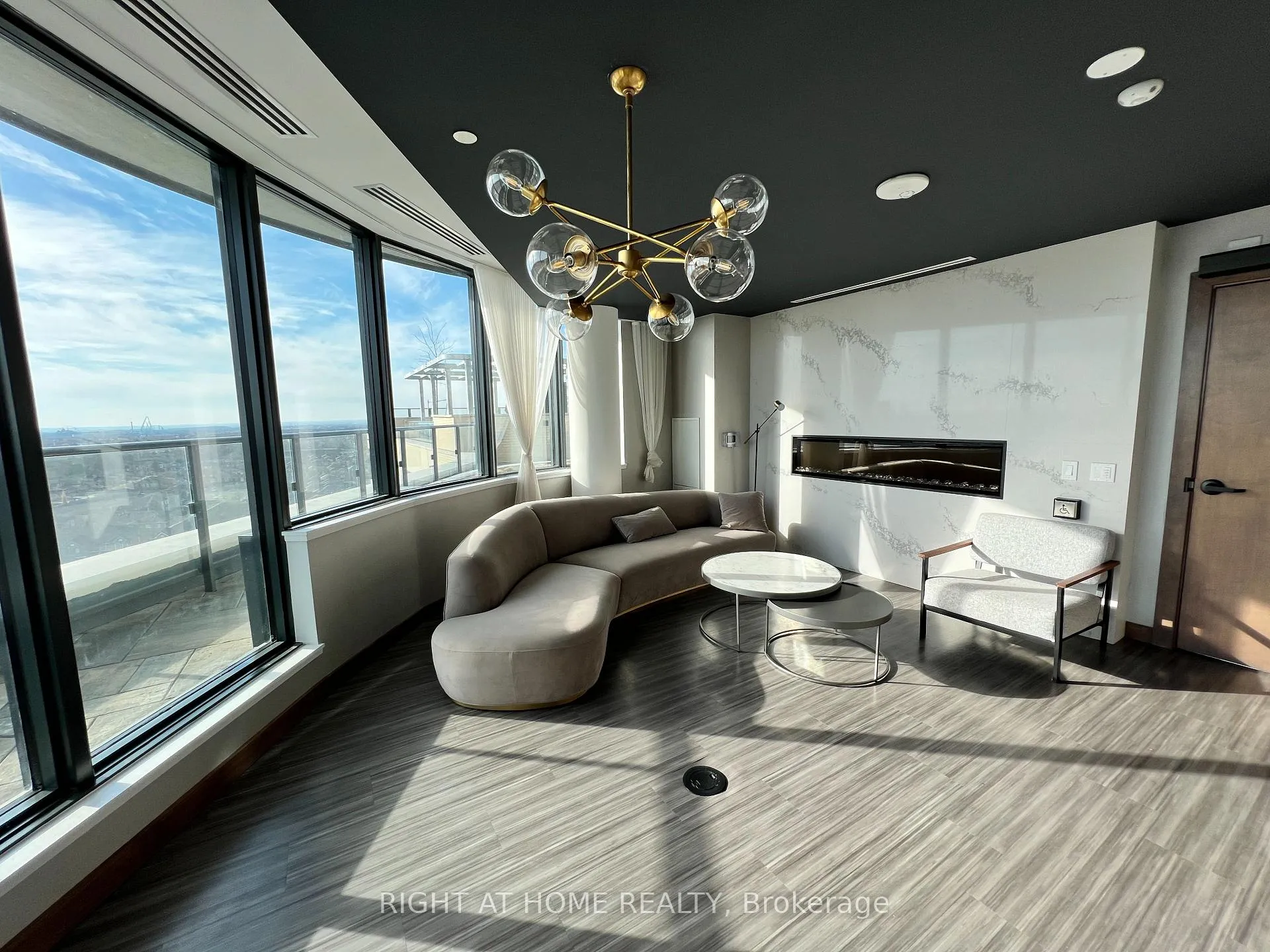 Photo 33 of 120 Eagle Rock Way, Vaughan, Rural Vaughan — HOMEH