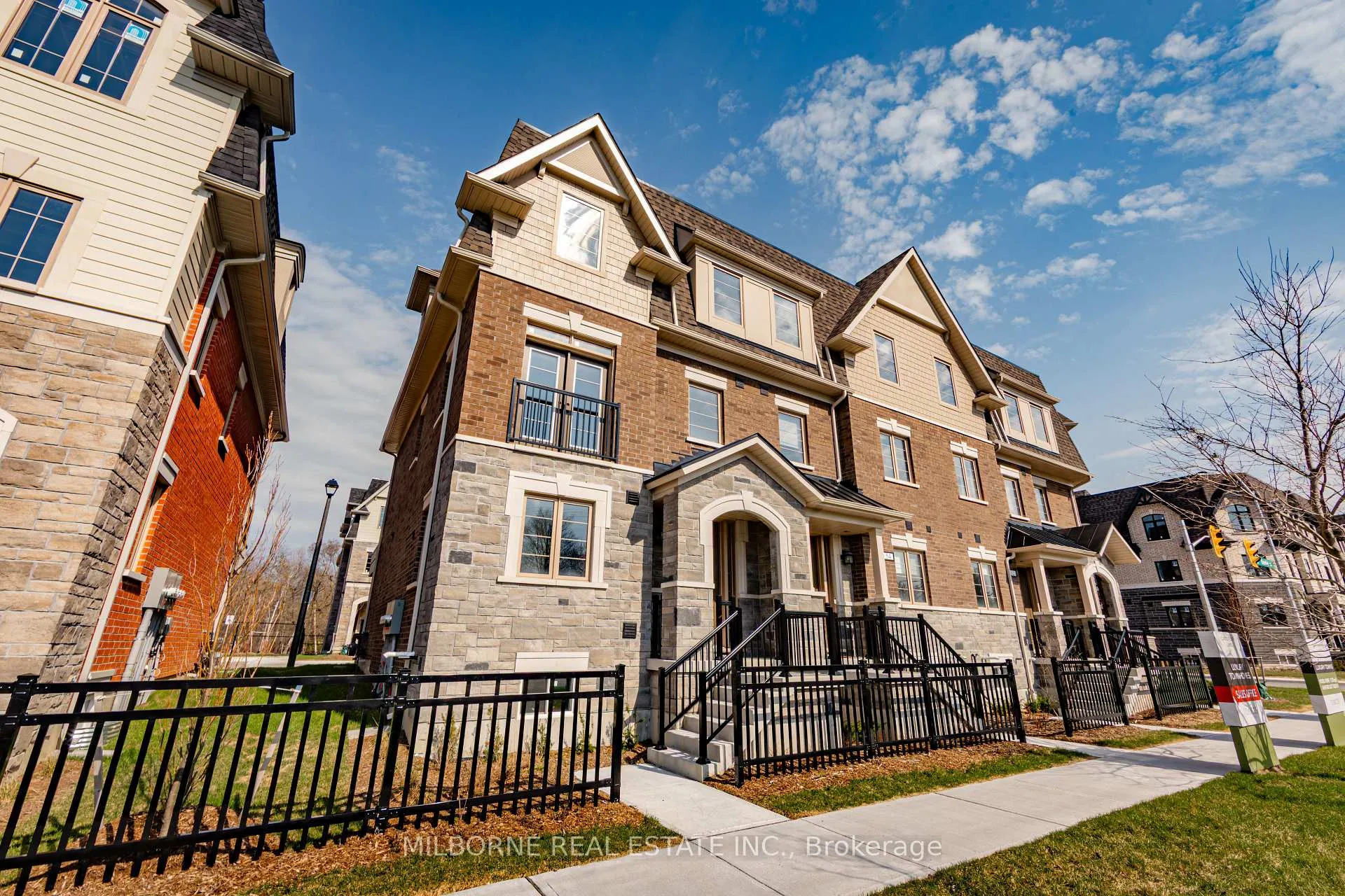 Photo 1 of 56 Fred Beaton Place, King, King City — HOMEH