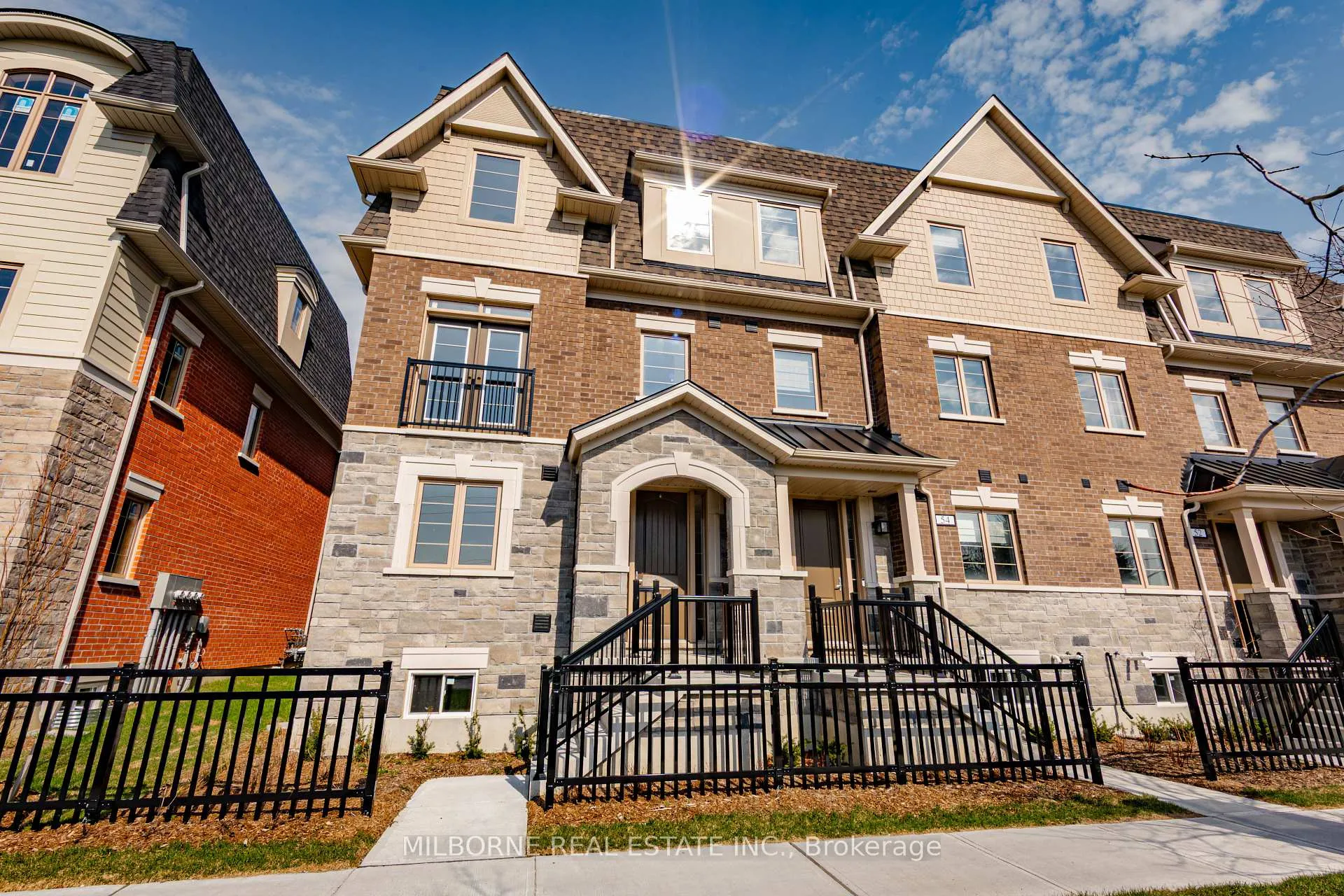 Photo 3 of 56 Fred Beaton Place, King, King City — HOMEH