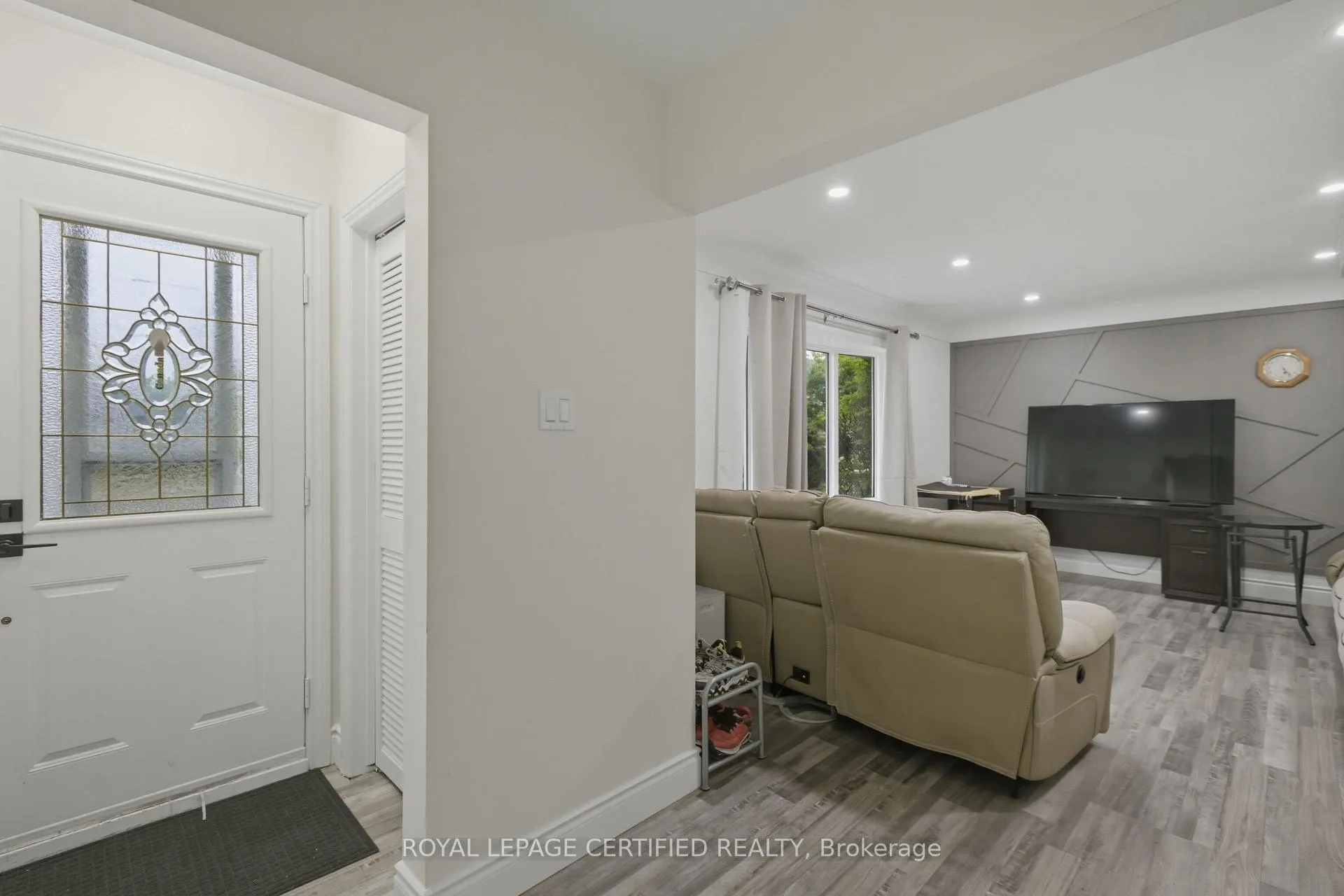 Photo 4 of 2485 Dominion Boulevard, Windsor, South Cameron — HOMEH