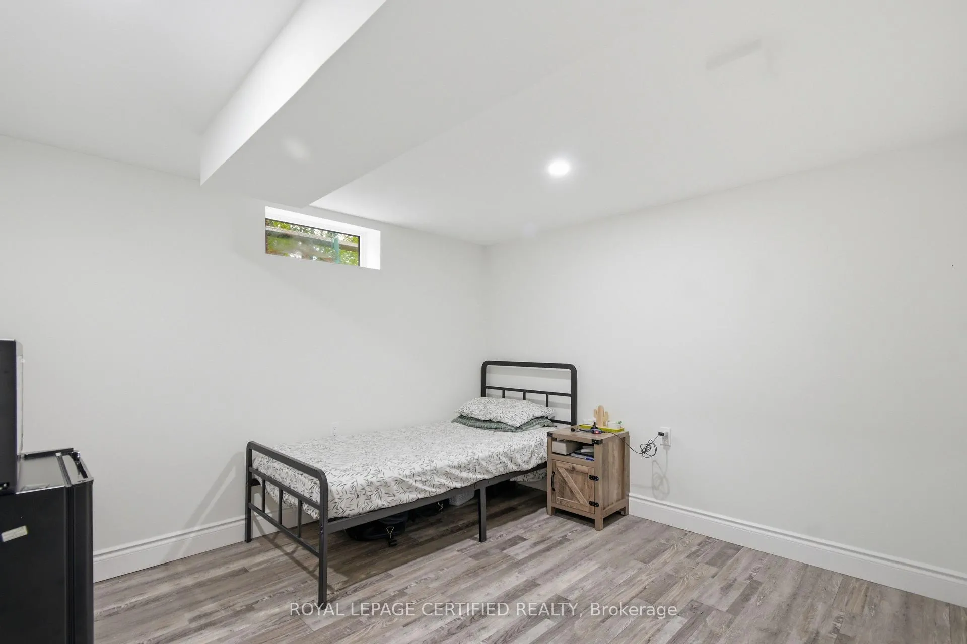 Photo 10 of 2485 Dominion Boulevard, Windsor, South Cameron — HOMEH