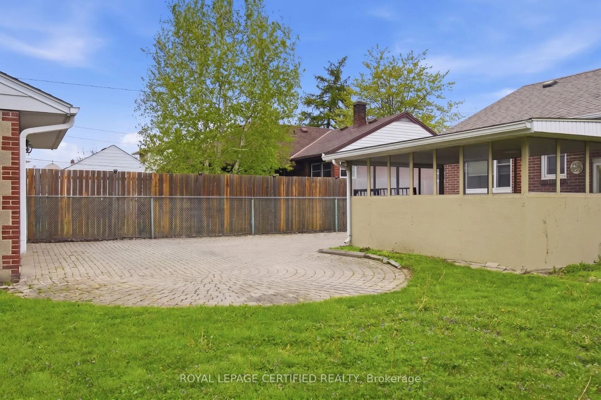 Photo 22 of 2485 Dominion Boulevard, Windsor, South Cameron — HOMEH