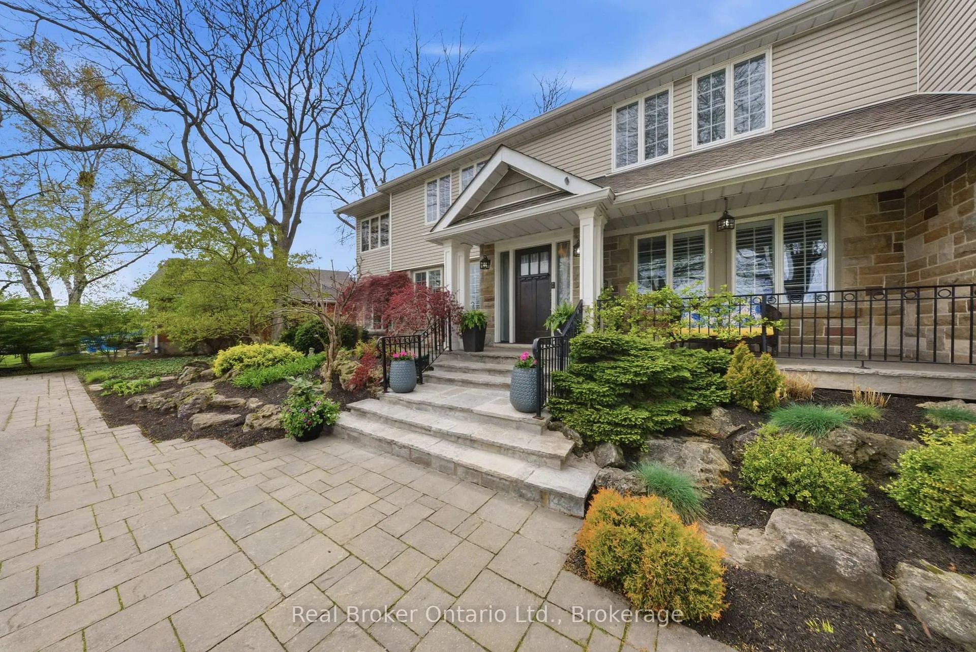 Photo 4 of 383 North Shore Boulevard W, Burlington, Bayview — HOMEH