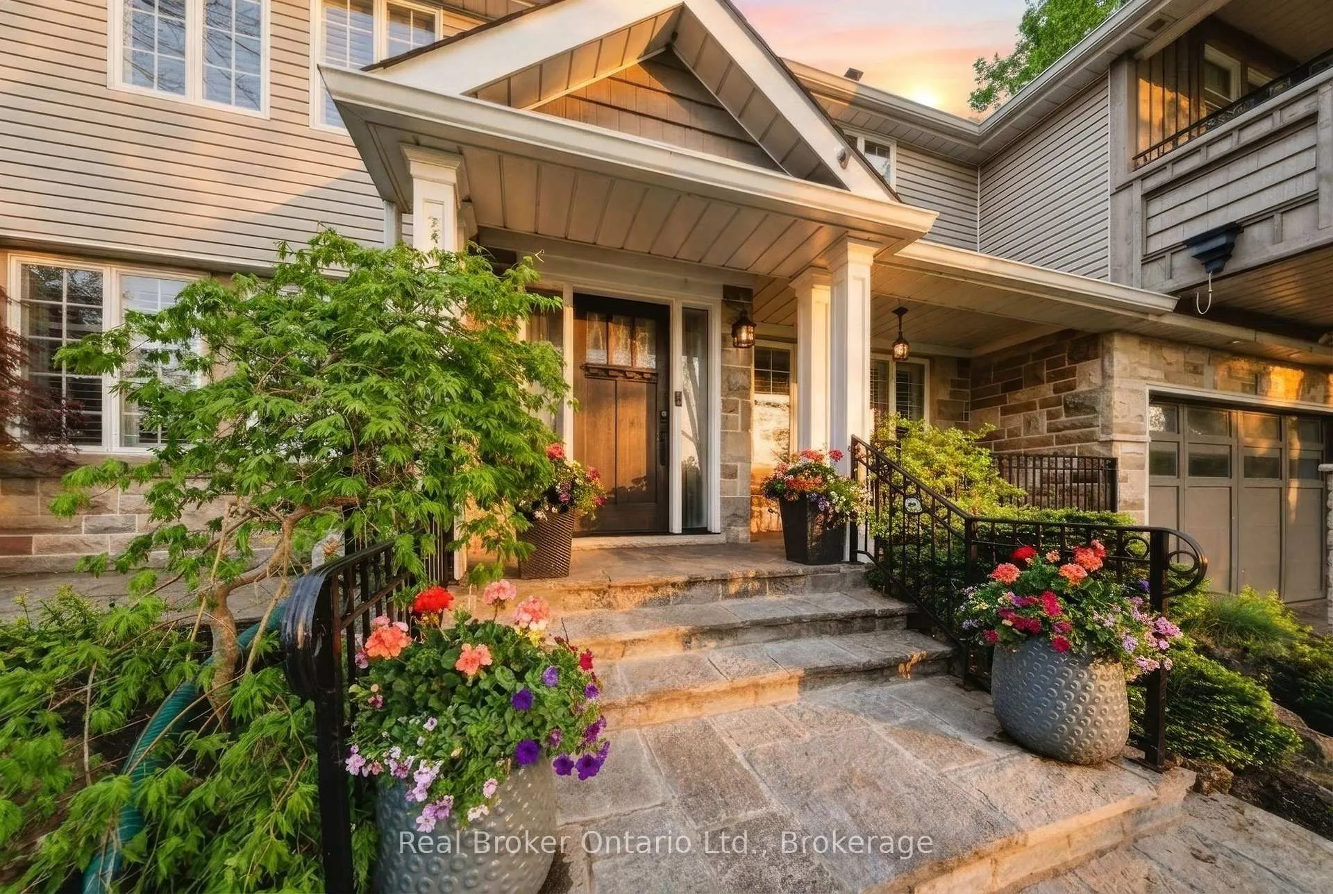 Photo 5 of 383 North Shore Boulevard W, Burlington, Bayview — HOMEH