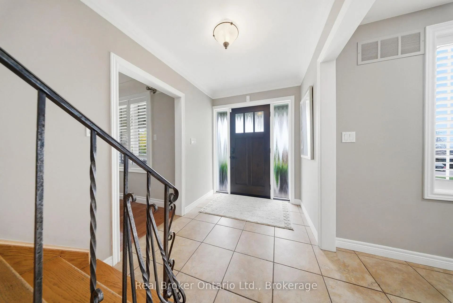 Photo 6 of 383 North Shore Boulevard W, Burlington, Bayview — HOMEH