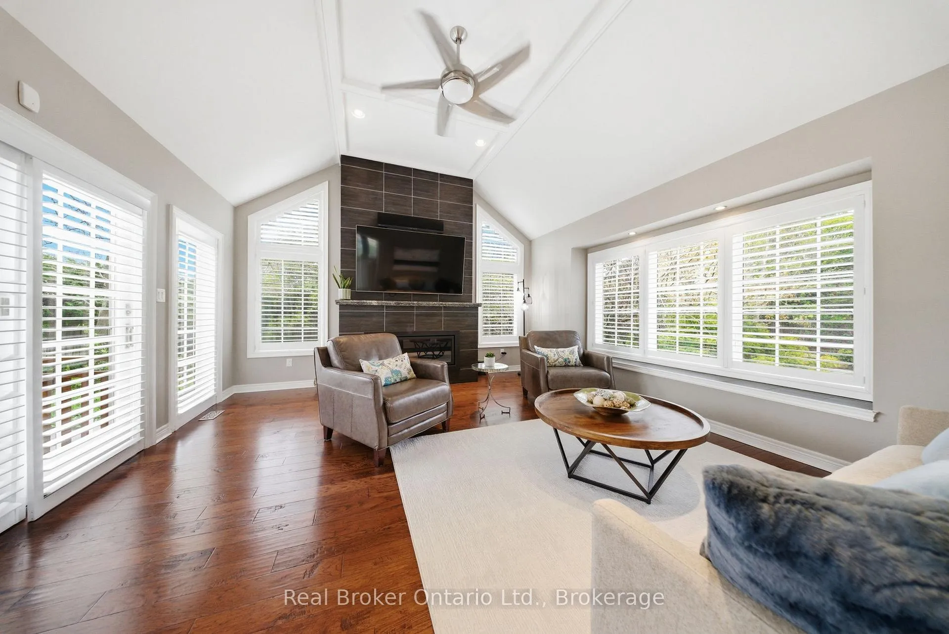 Photo 7 of 383 North Shore Boulevard W, Burlington, Bayview — HOMEH