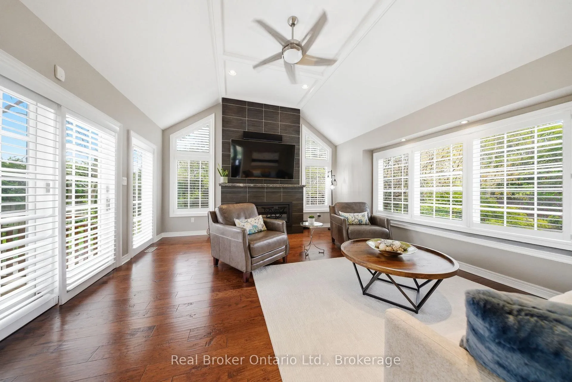 Photo 8 of 383 North Shore Boulevard W, Burlington, Bayview — HOMEH