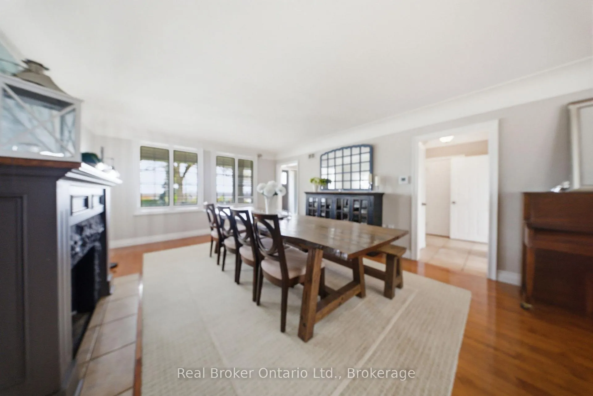 Photo 11 of 383 North Shore Boulevard W, Burlington, Bayview — HOMEH