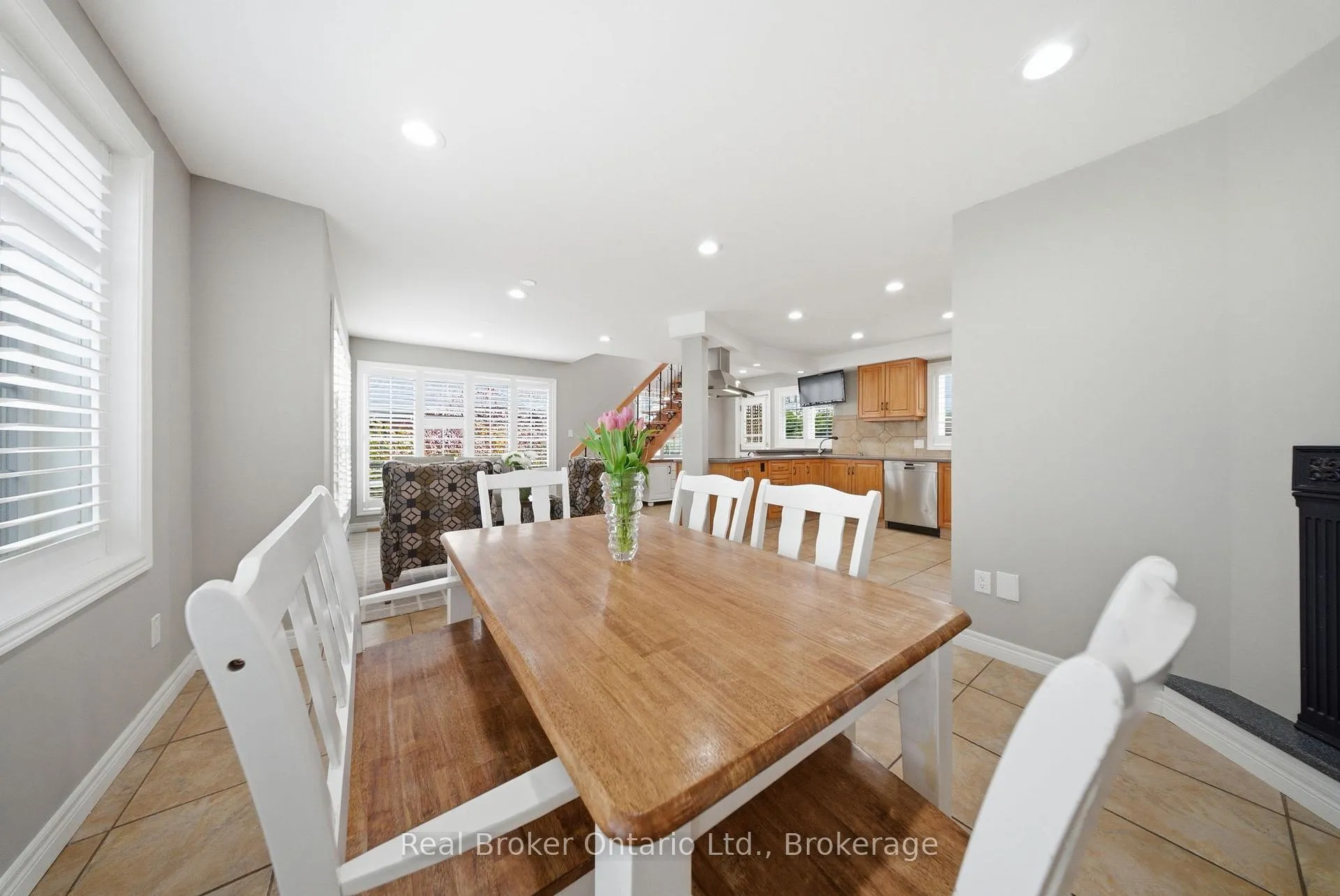 Photo 19 of 383 North Shore Boulevard W, Burlington, Bayview — HOMEH