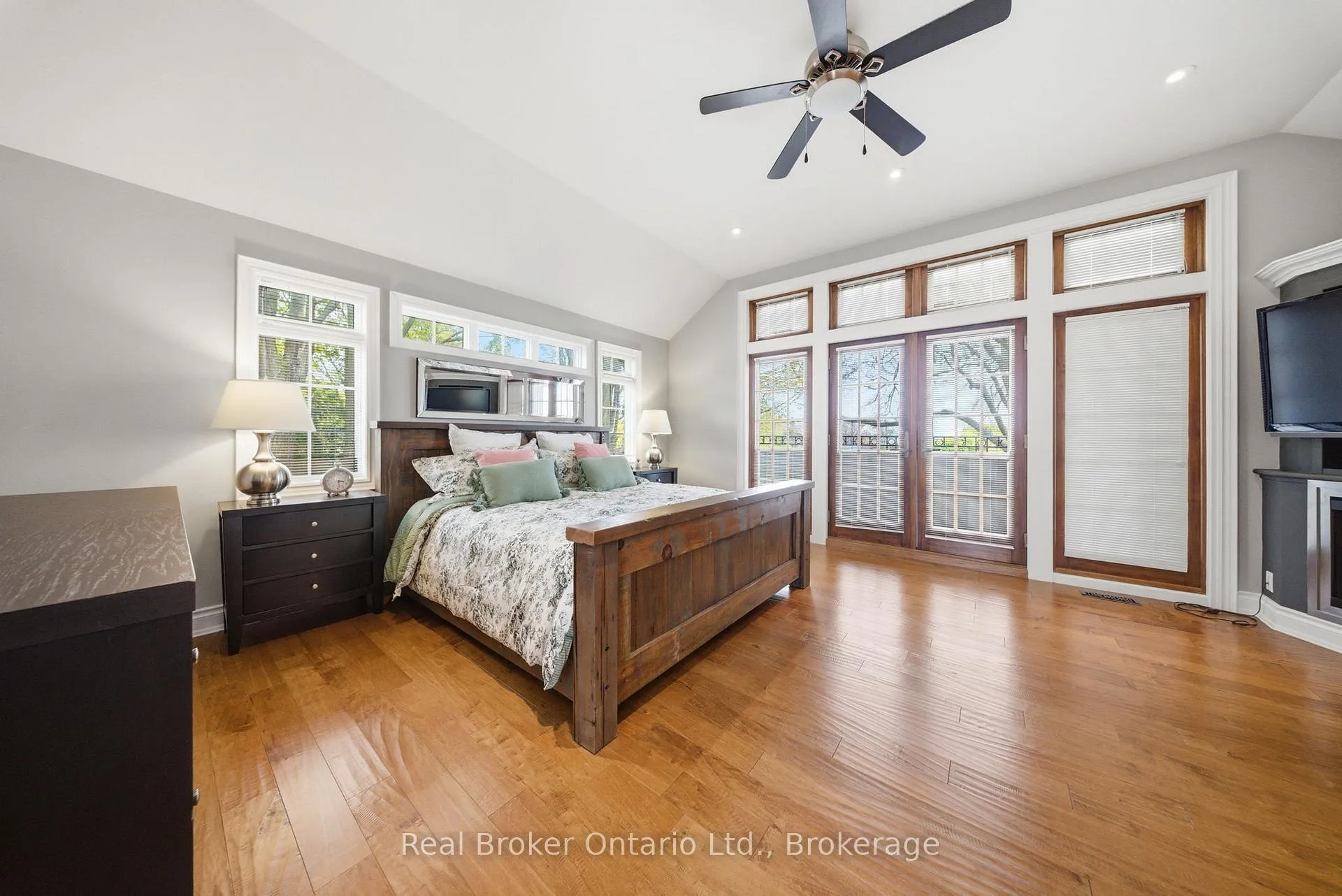 Photo 23 of 383 North Shore Boulevard W, Burlington, Bayview — HOMEH