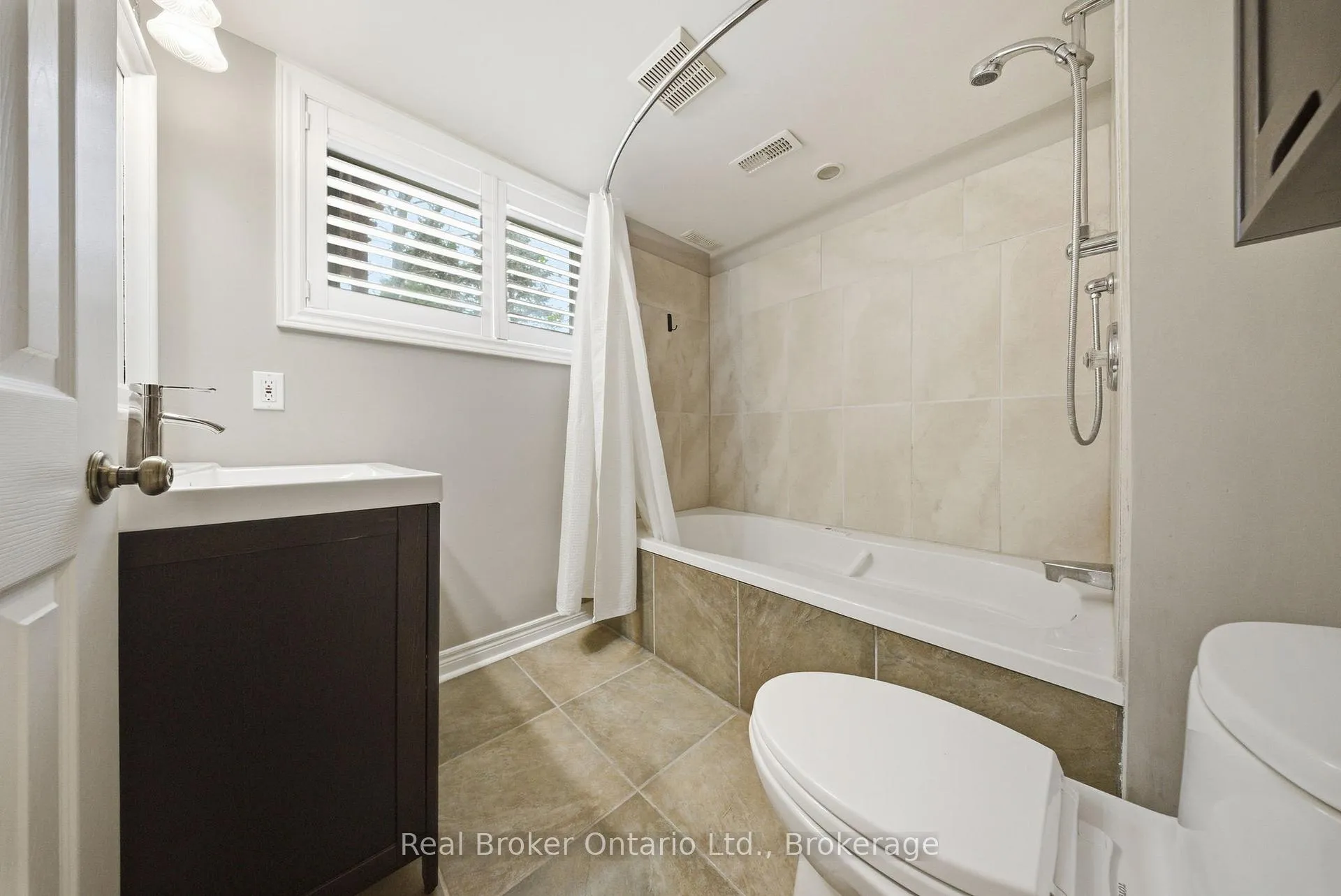 Photo 36 of 383 North Shore Boulevard W, Burlington, Bayview — HOMEH
