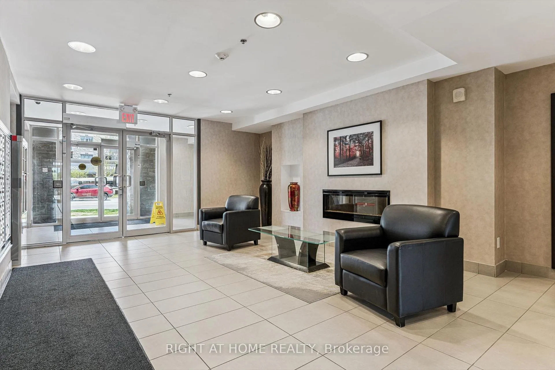Photo 3 of Unit 312, 5317 Upper Middle Road, Burlington, Orchard — HOMEH