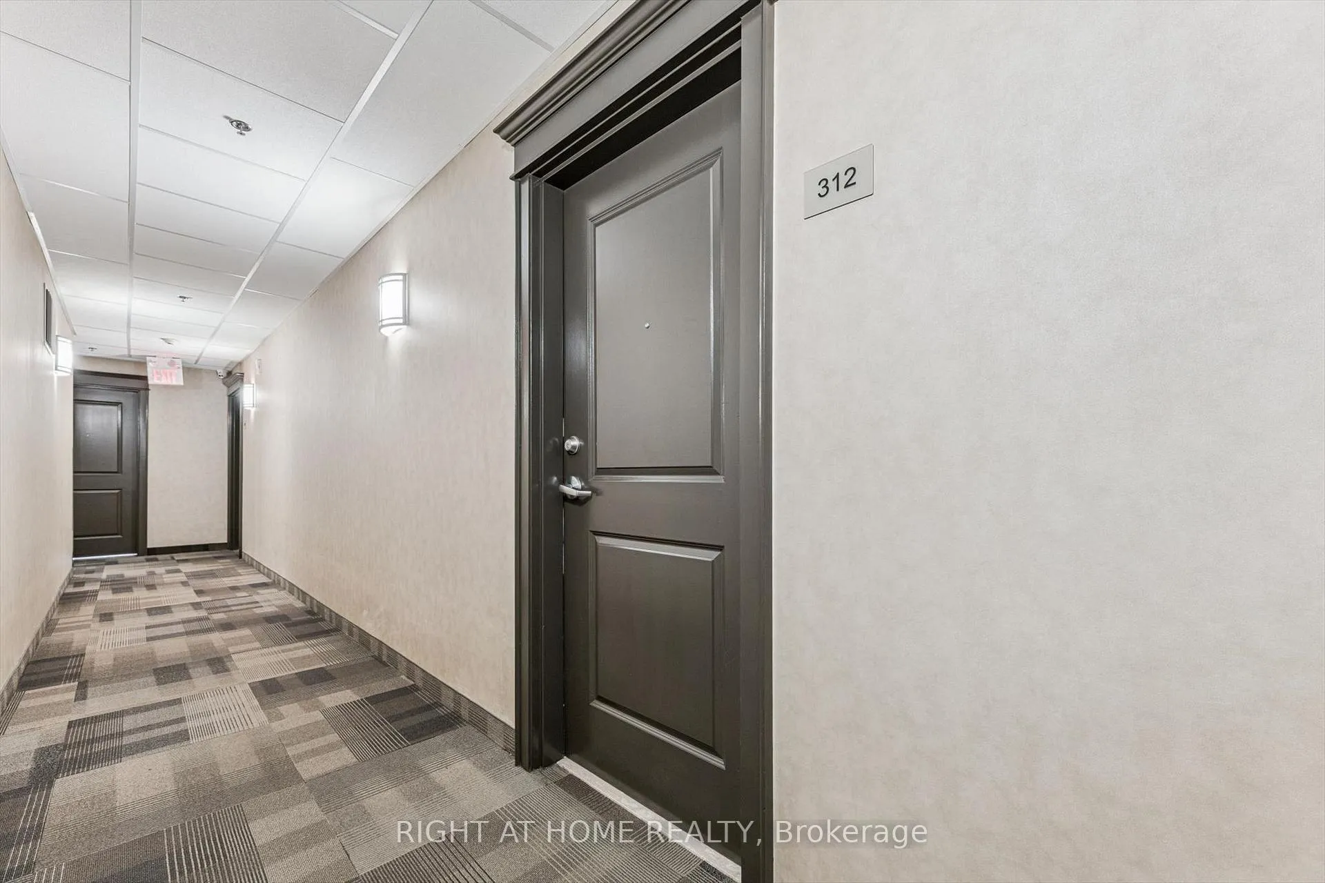 Photo 4 of Unit 312, 5317 Upper Middle Road, Burlington, Orchard — HOMEH