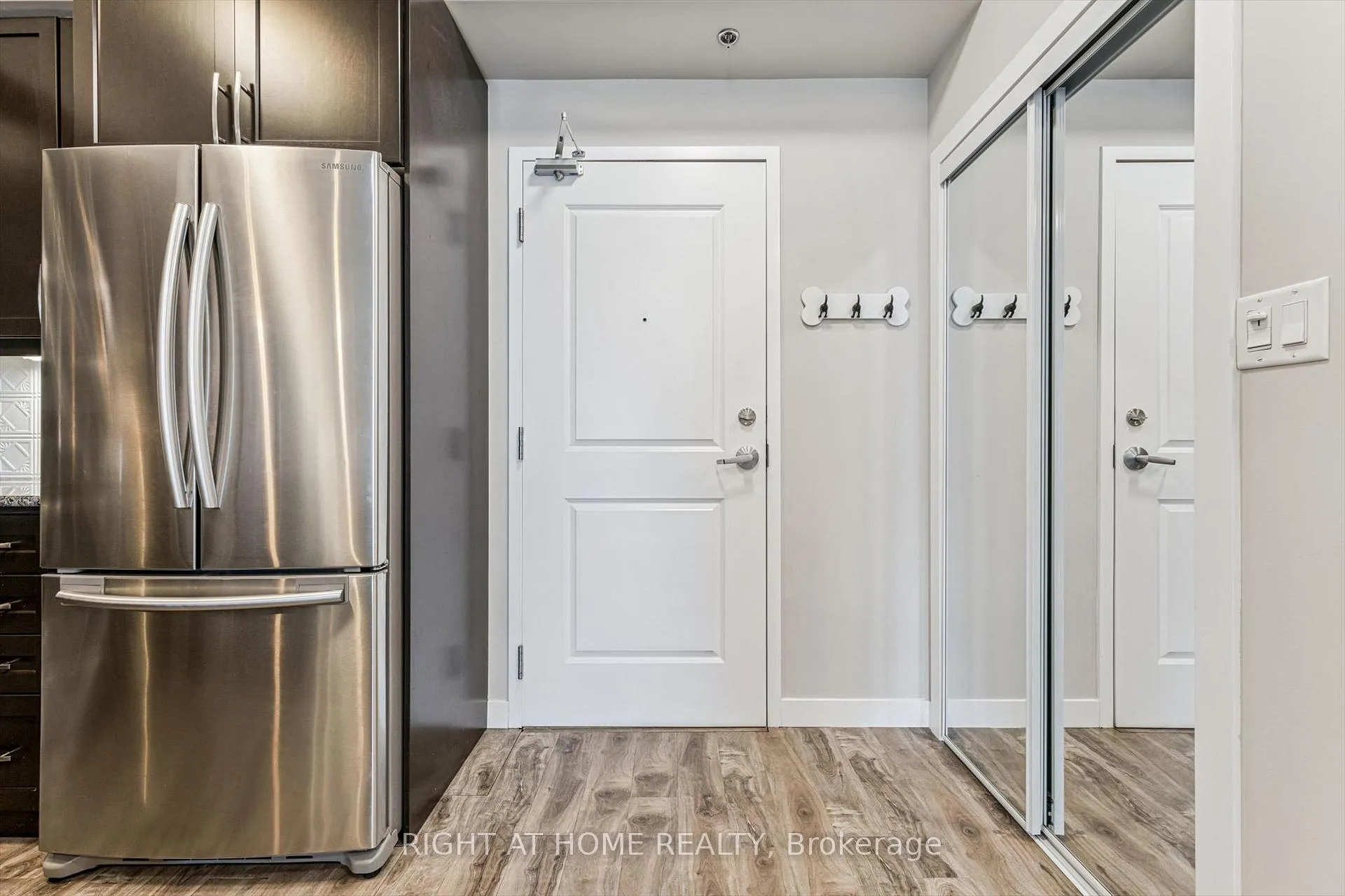 Photo 5 of Unit 312, 5317 Upper Middle Road, Burlington, Orchard — HOMEH
