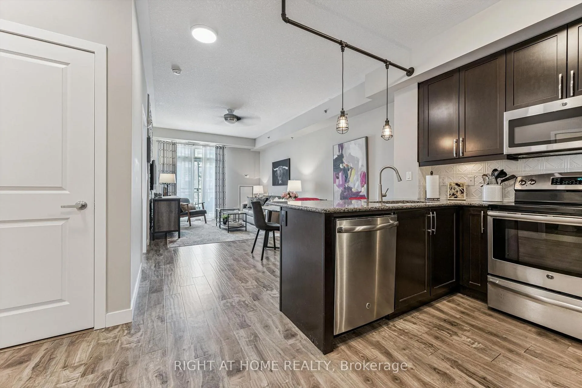 Photo 6 of Unit 312, 5317 Upper Middle Road, Burlington, Orchard — HOMEH