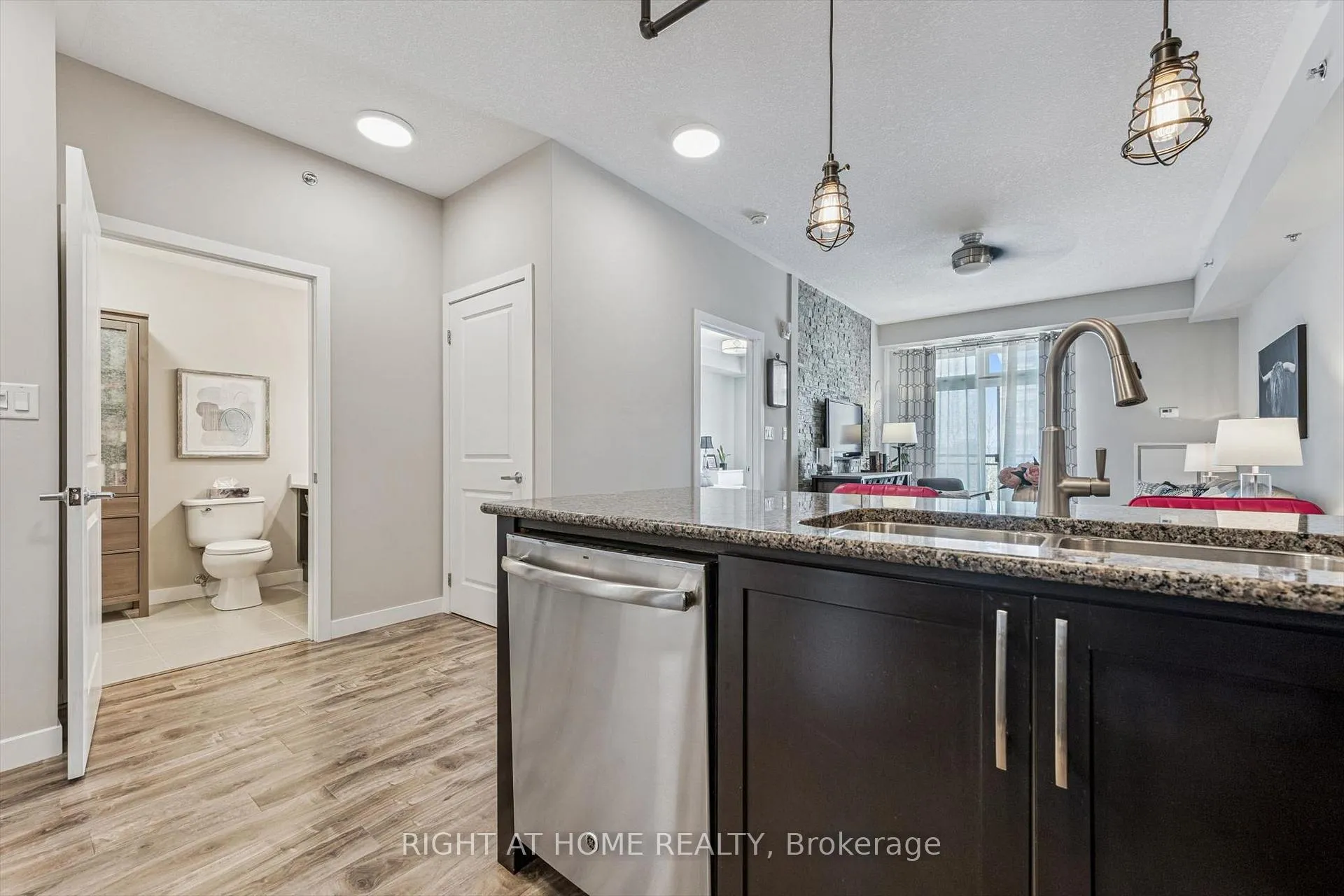Photo 8 of Unit 312, 5317 Upper Middle Road, Burlington, Orchard — HOMEH
