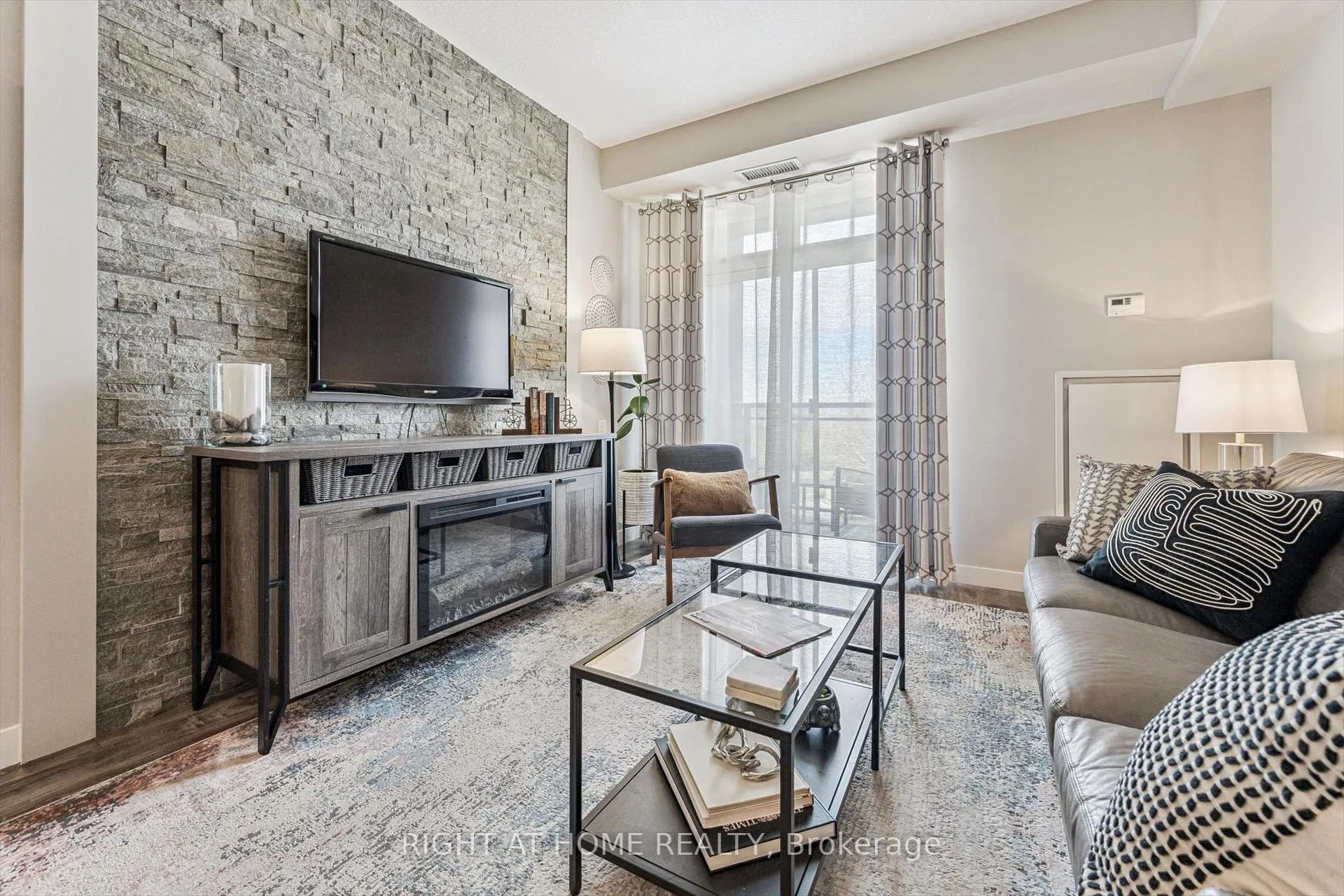 Photo 13 of Unit 312, 5317 Upper Middle Road, Burlington, Orchard — HOMEH