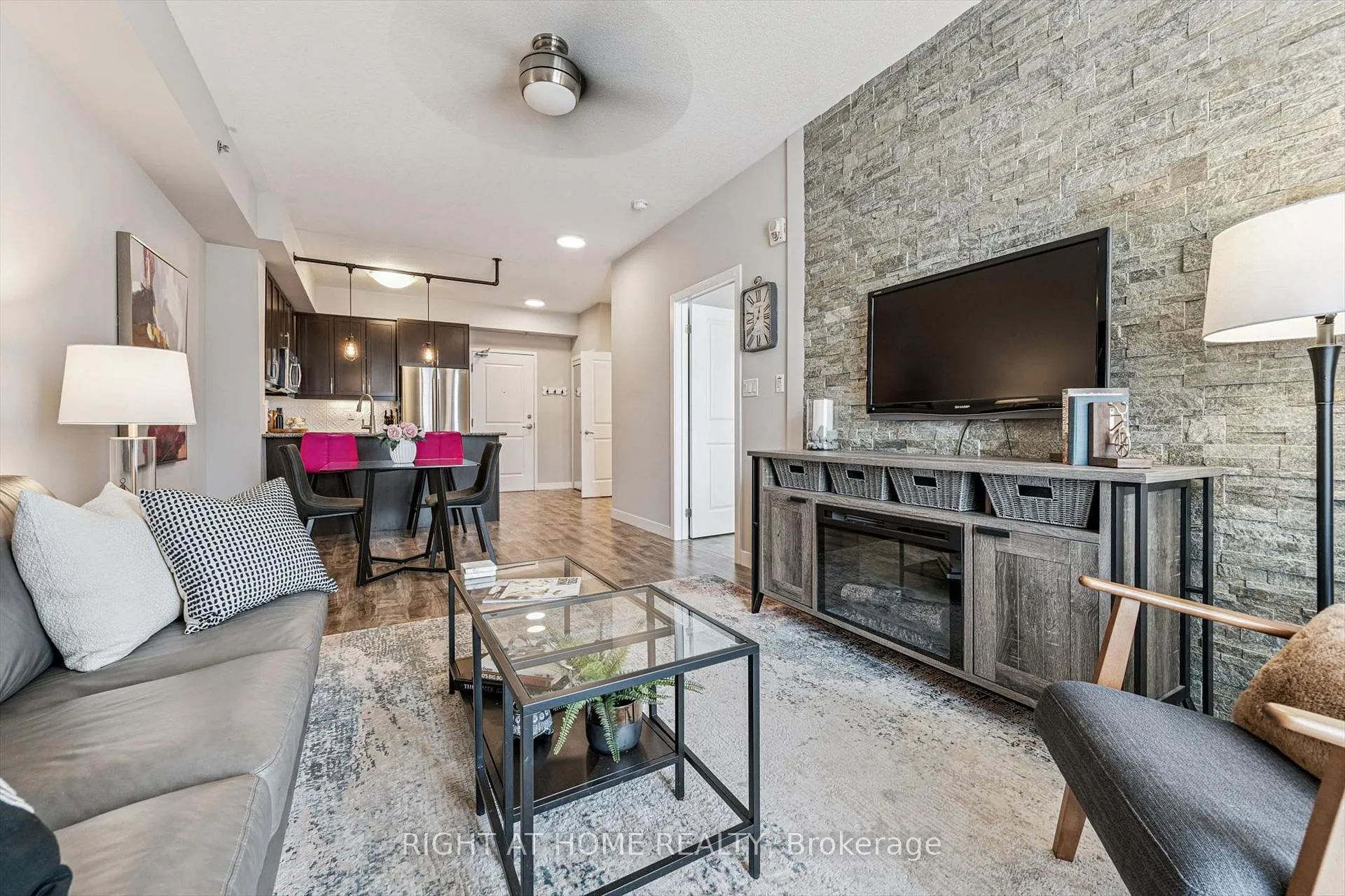 Photo 14 of Unit 312, 5317 Upper Middle Road, Burlington, Orchard — HOMEH