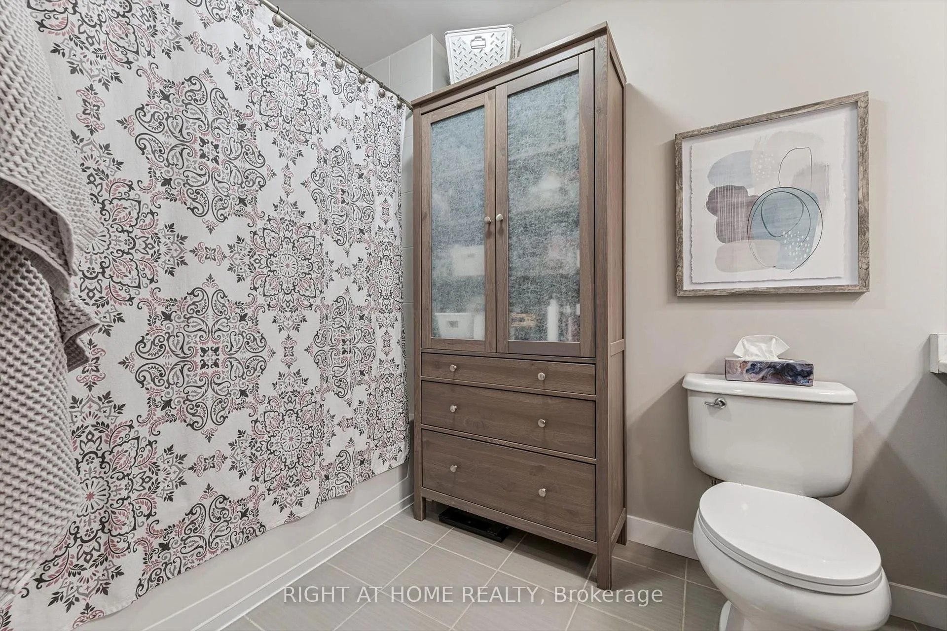 Photo 17 of Unit 312, 5317 Upper Middle Road, Burlington, Orchard — HOMEH