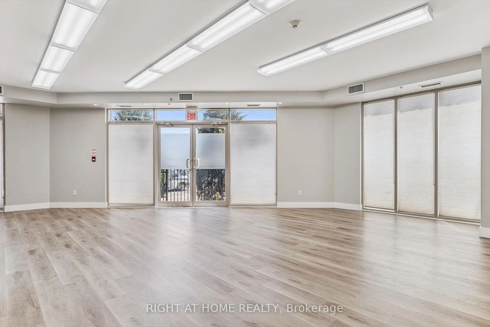 Photo 20 of Unit 312, 5317 Upper Middle Road, Burlington, Orchard — HOMEH