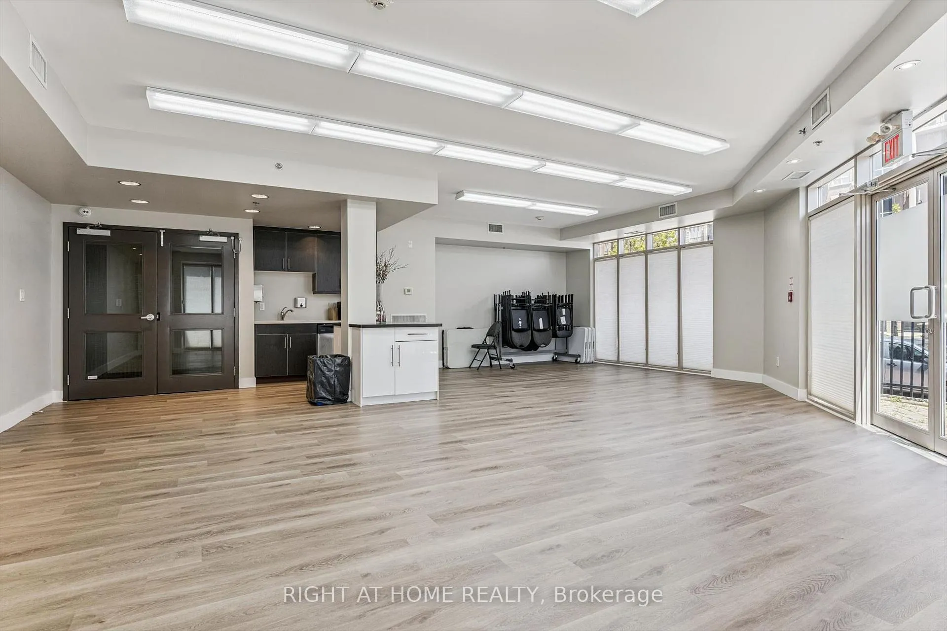 Photo 21 of Unit 312, 5317 Upper Middle Road, Burlington, Orchard — HOMEH