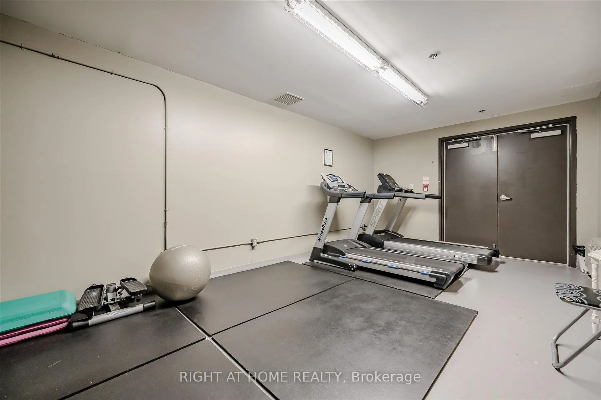 Photo 23 of Unit 312, 5317 Upper Middle Road, Burlington, Orchard — HOMEH
